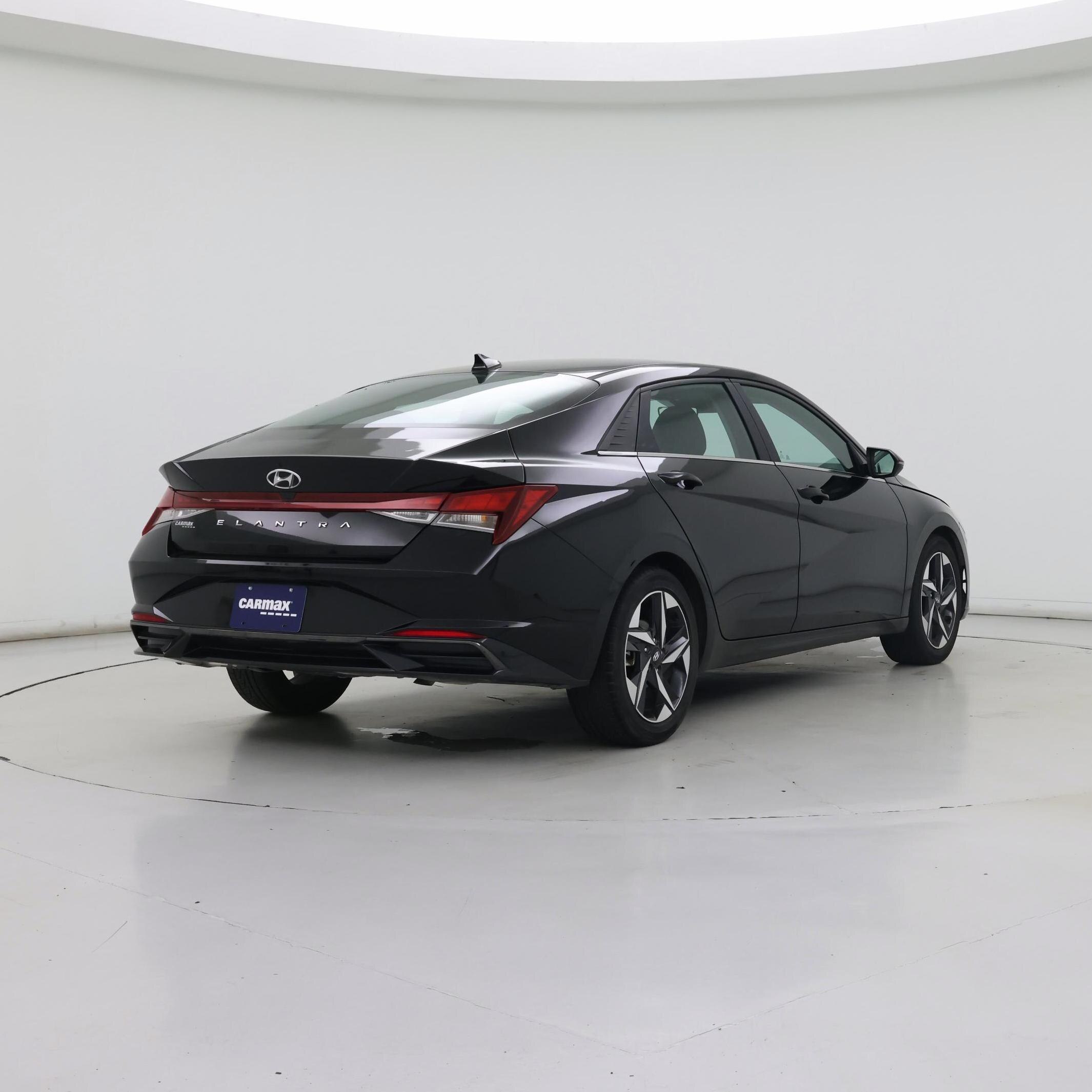 Thumbnail: 2022 Hyundai Elantra - 8