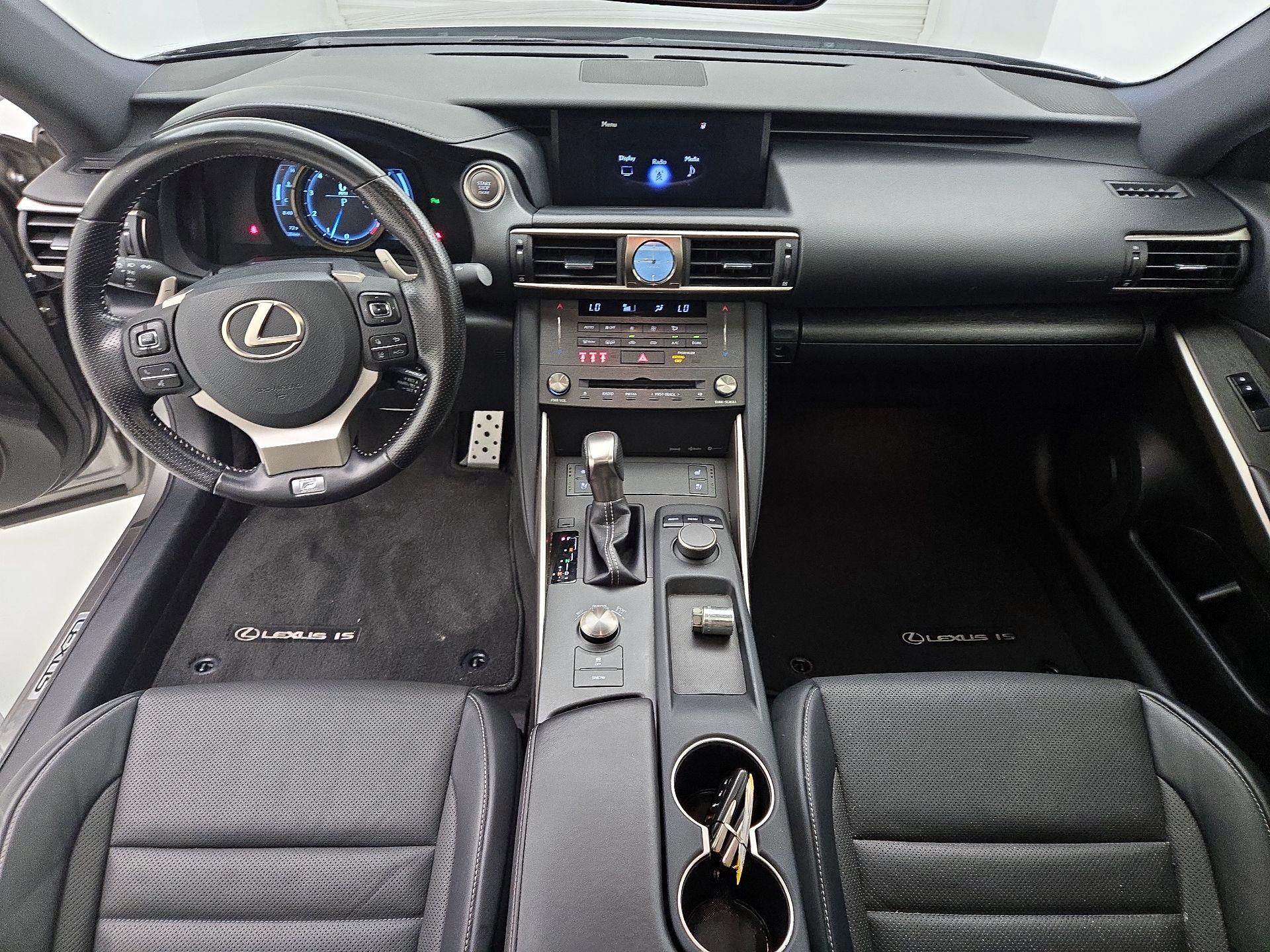 Thumbnail: 2020 Lexus IS - 9