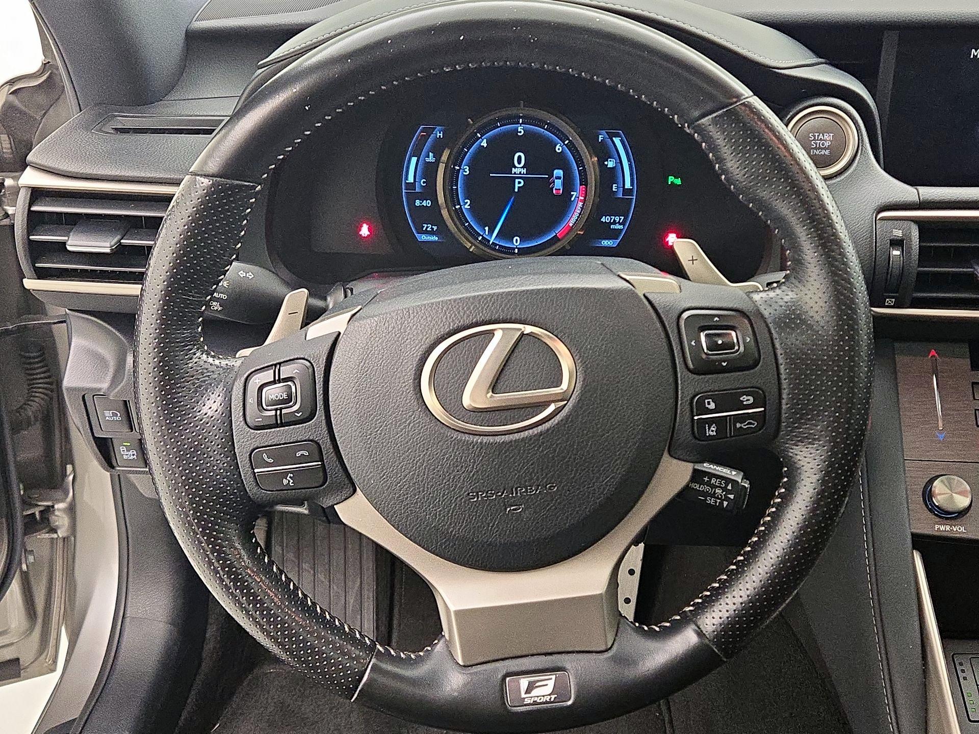 Thumbnail: 2020 Lexus IS - 10