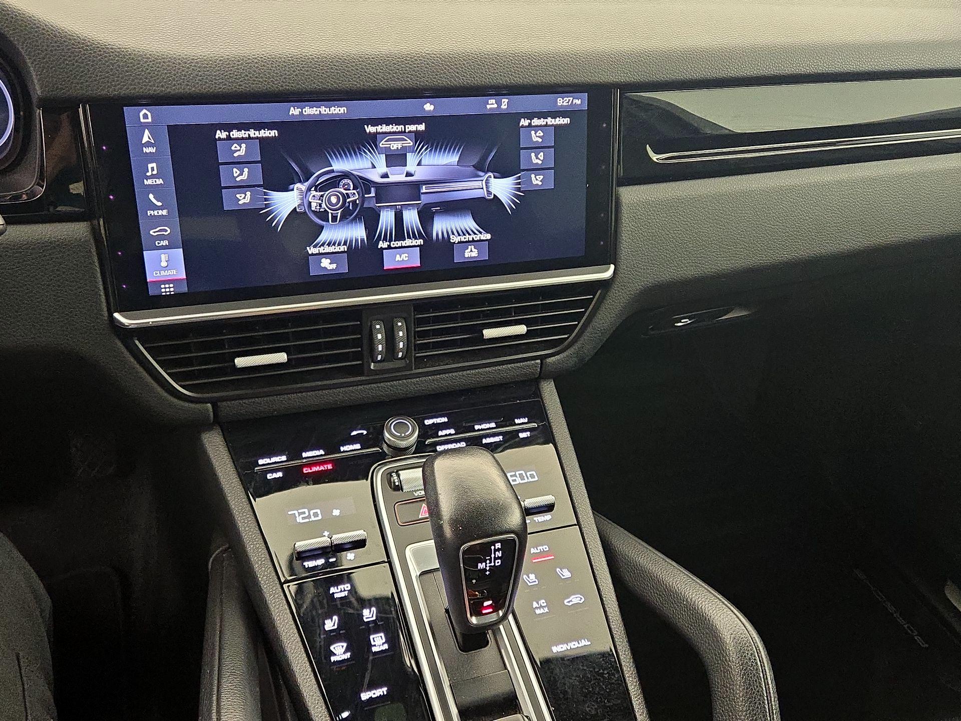 Thumbnail: 2020 Porsche Cayenne - 17
