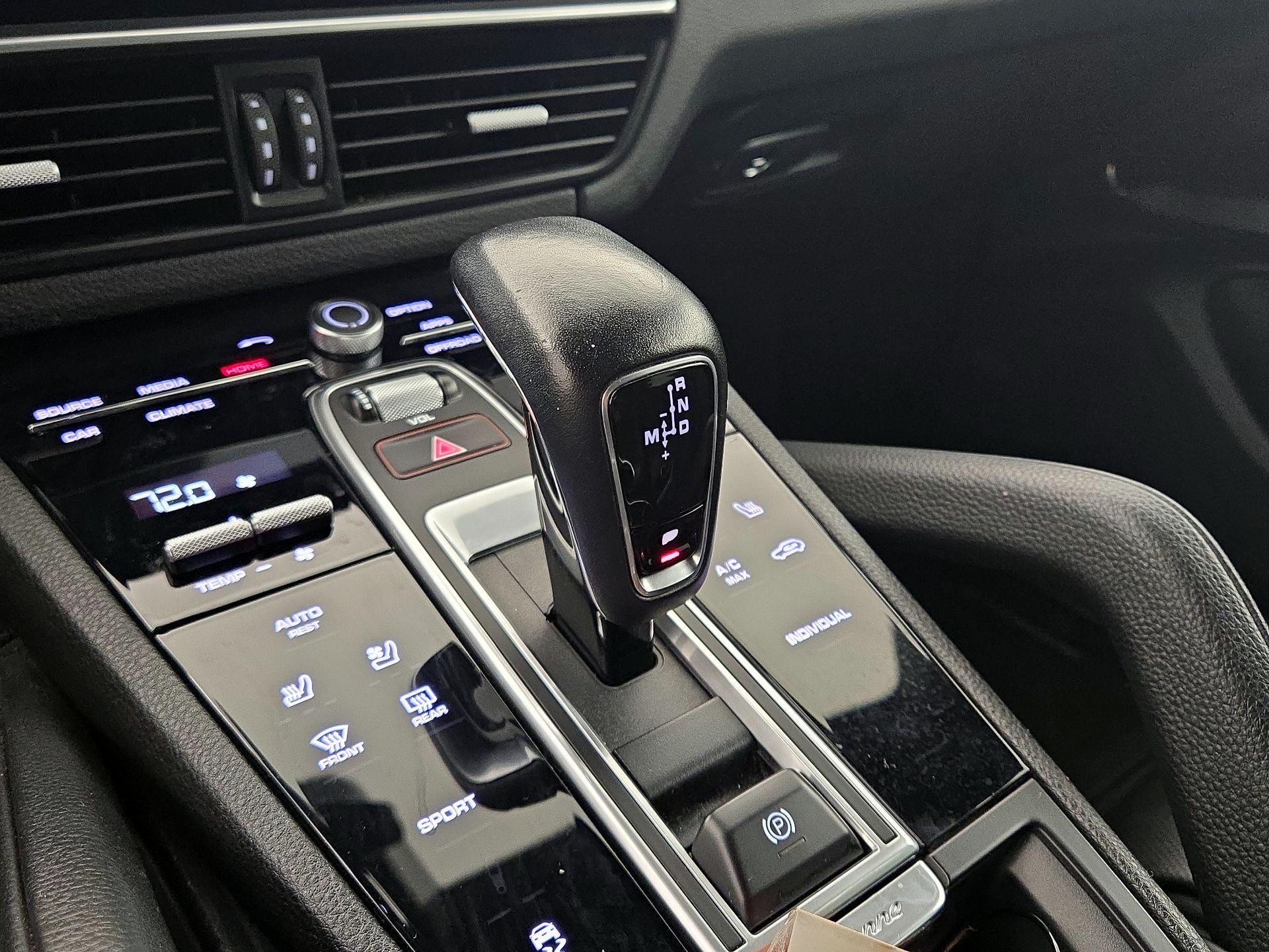 Thumbnail: 2020 Porsche Cayenne - 18