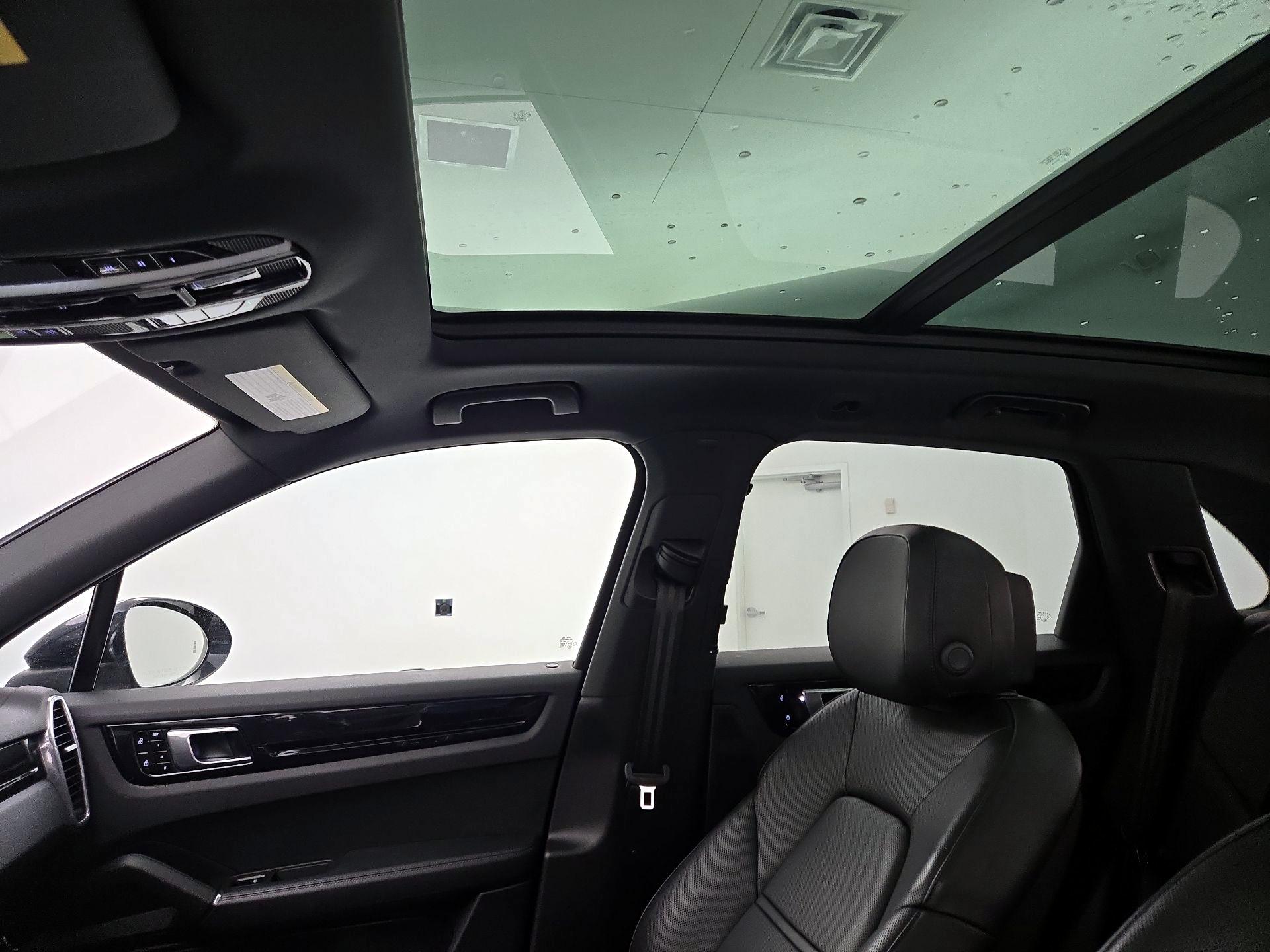 Thumbnail: 2020 Porsche Cayenne - 20