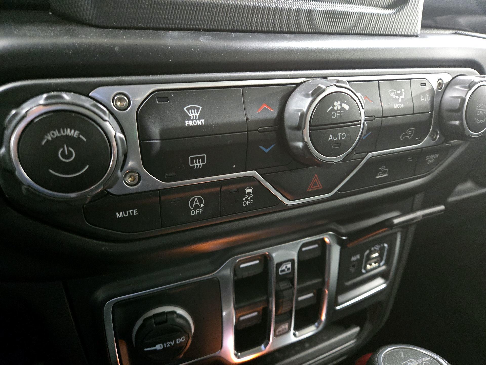 Thumbnail: 2022 Jeep Gladiator - 16