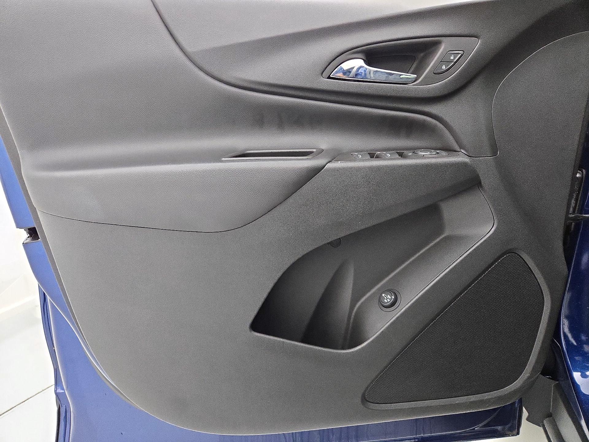 Thumbnail: 2022 Chevrolet Equinox - 12