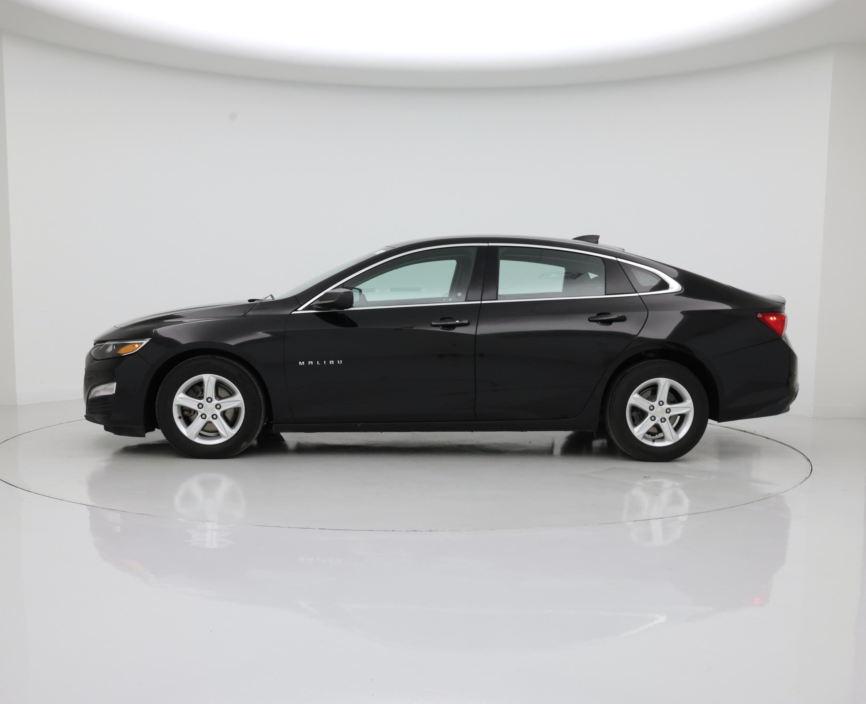 Thumbnail: 2022 Chevrolet Malibu - 3