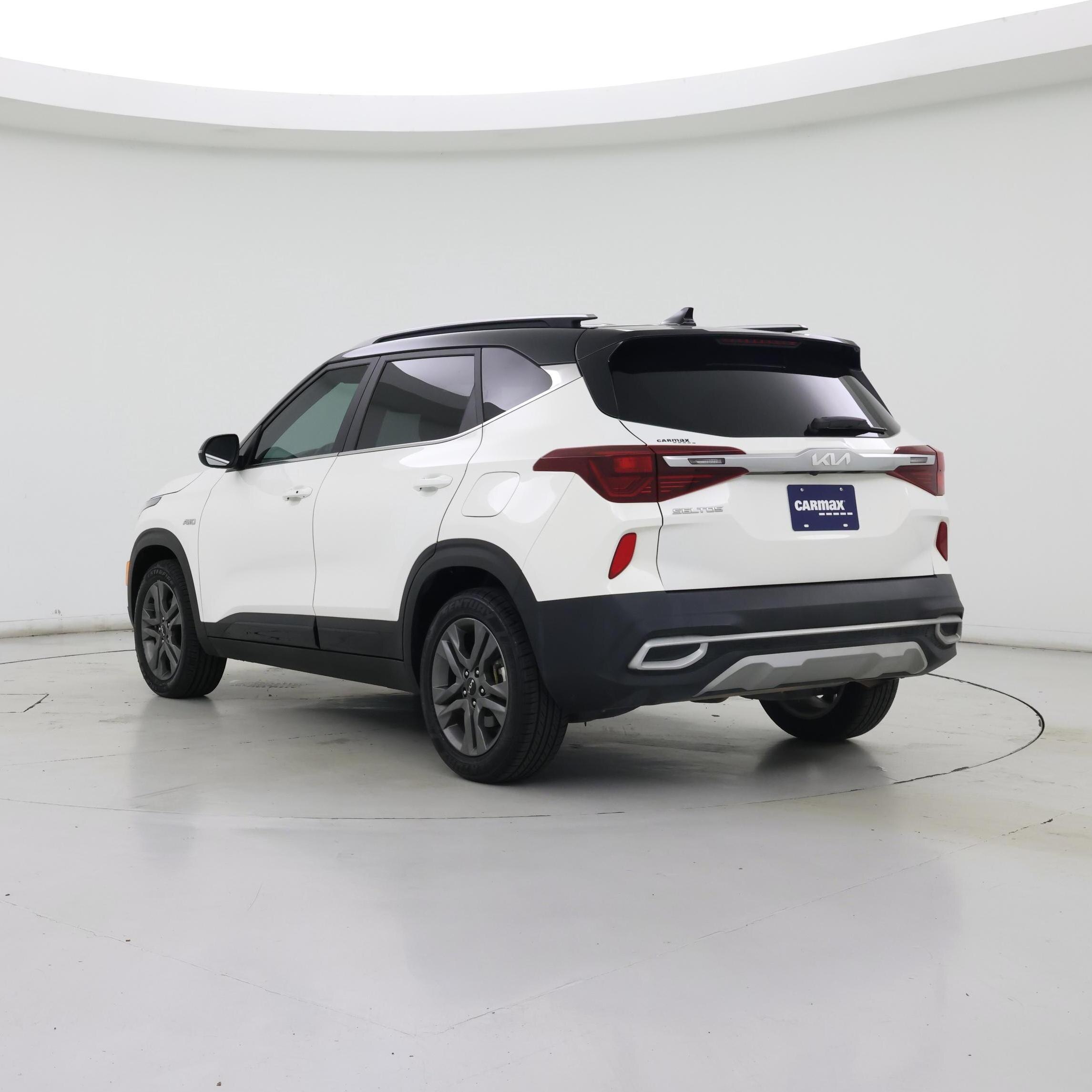 Thumbnail: 2023 Kia Seltos - 2
