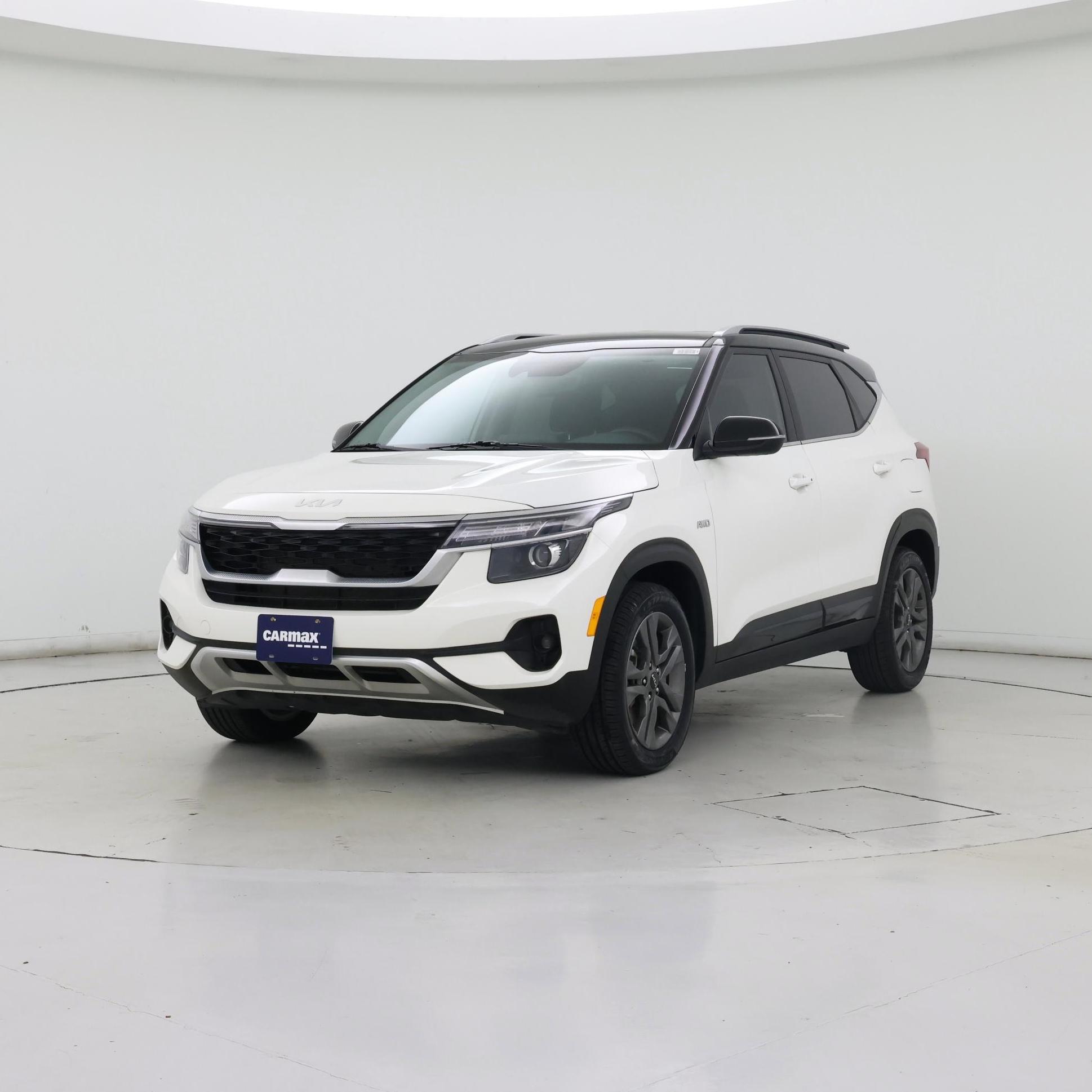 Thumbnail: 2023 Kia Seltos - 4