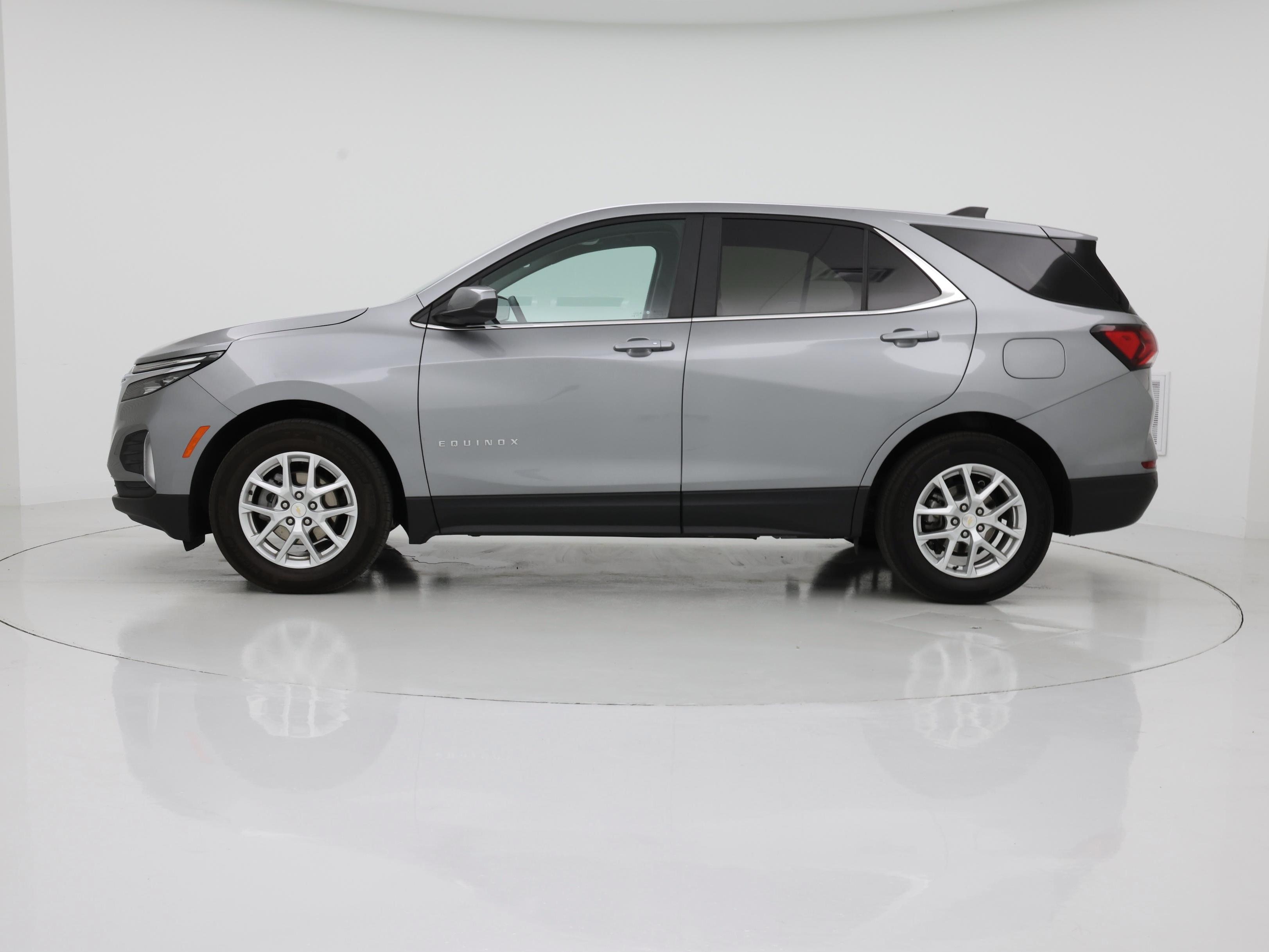Thumbnail: 2023 Chevrolet Equinox - 3