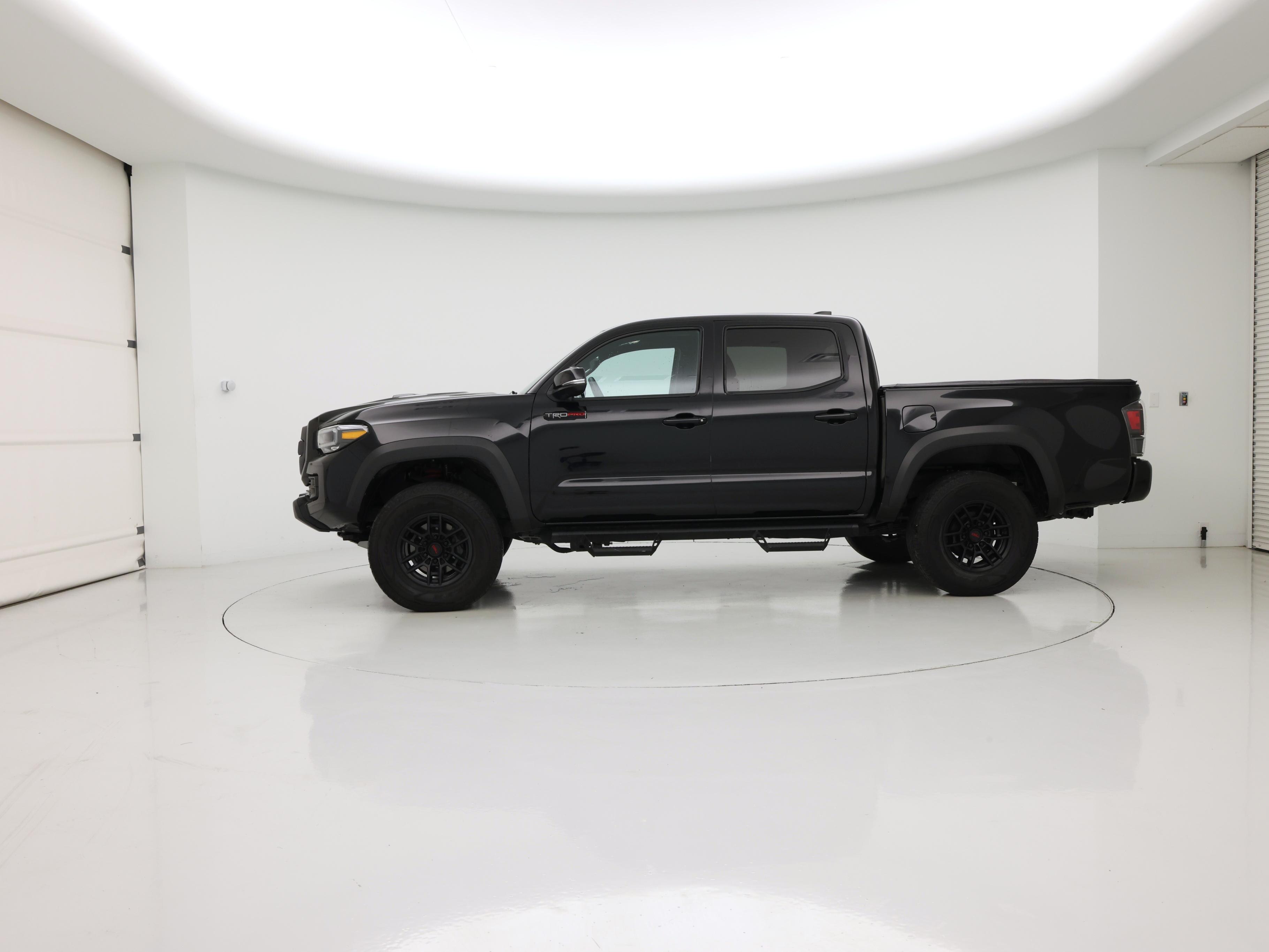 Thumbnail: 2021 Toyota Tacoma - 3
