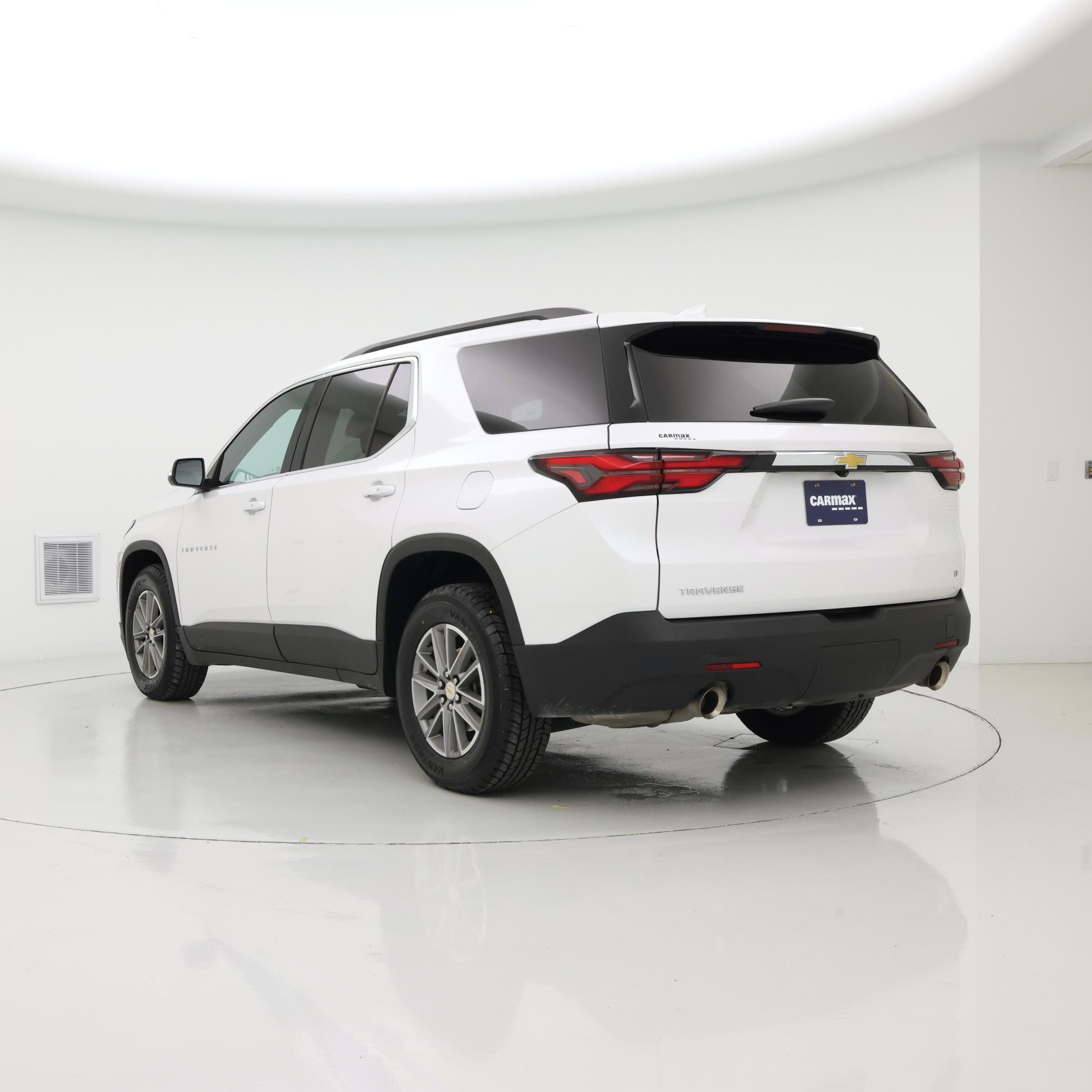 Thumbnail: 2023 Chevrolet Traverse - 2