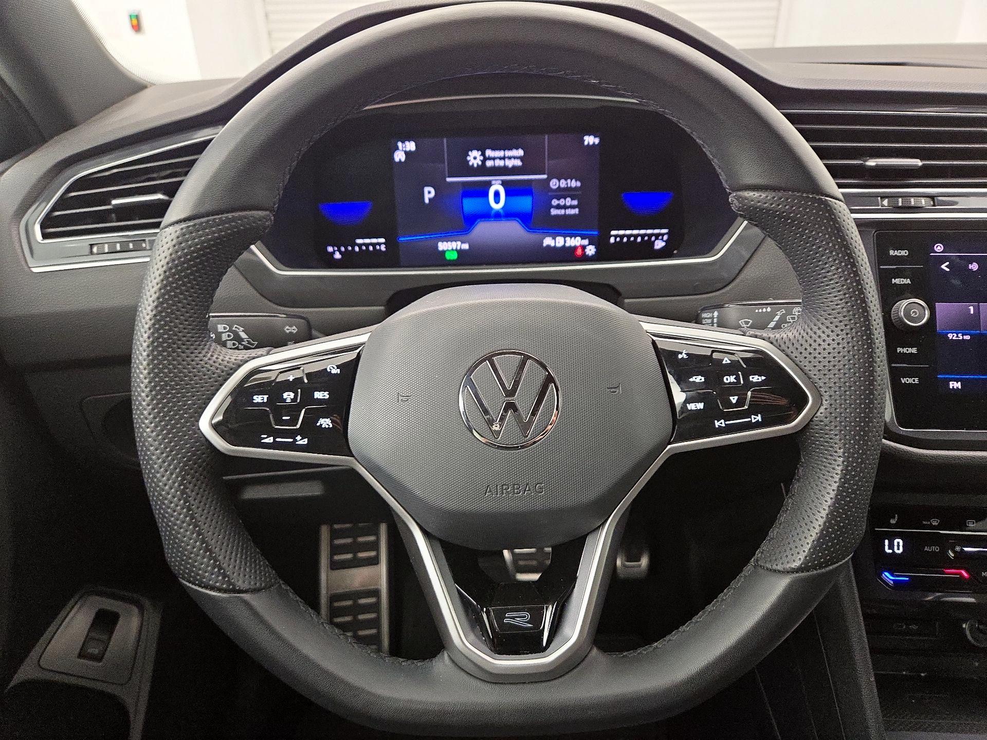 Thumbnail: 2022 Volkswagen Tiguan - 10