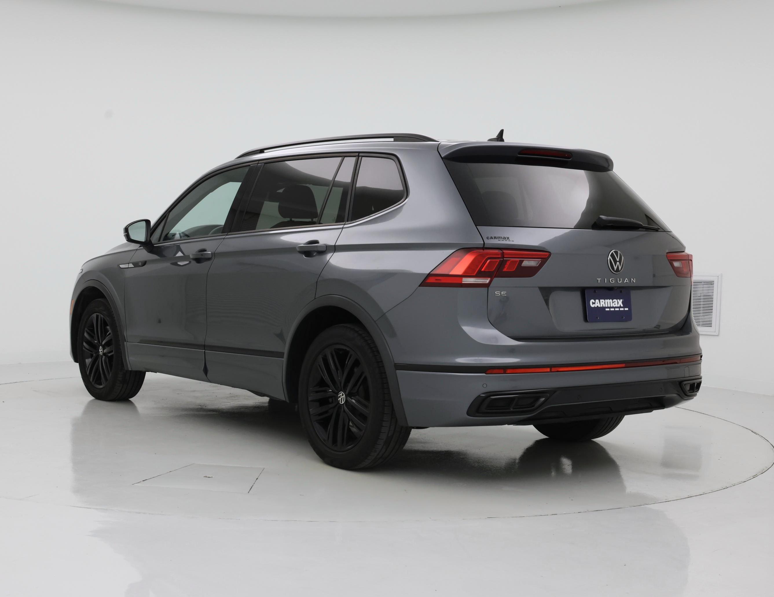 Thumbnail: 2022 Volkswagen Tiguan - 2