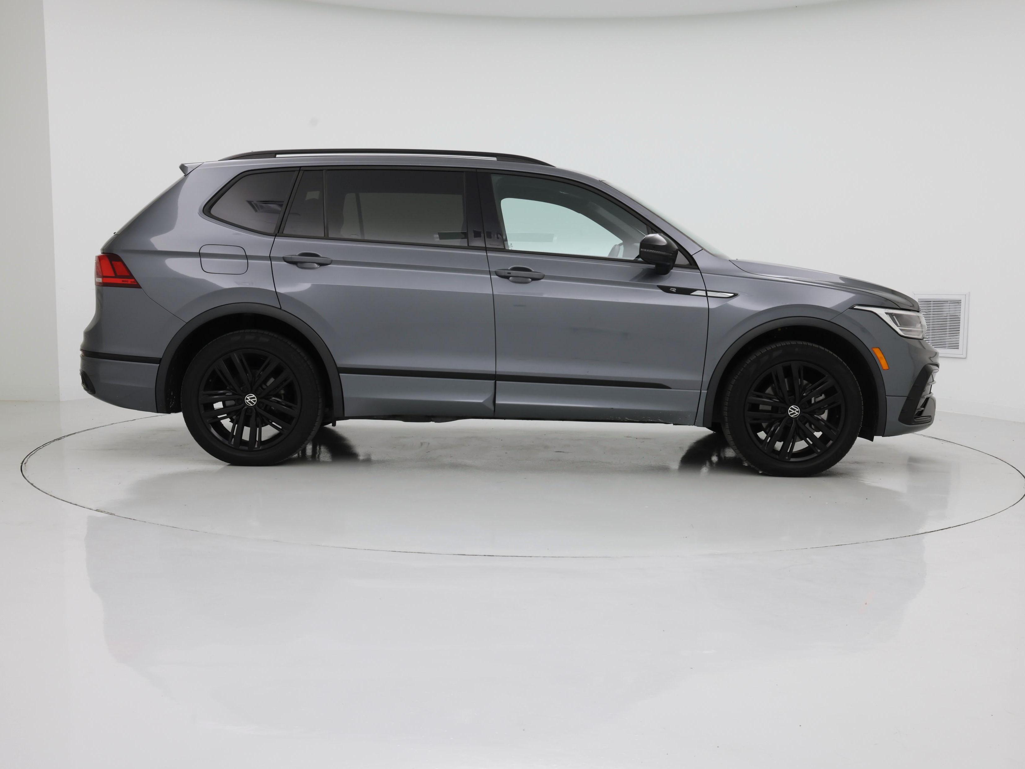 Thumbnail: 2022 Volkswagen Tiguan - 7
