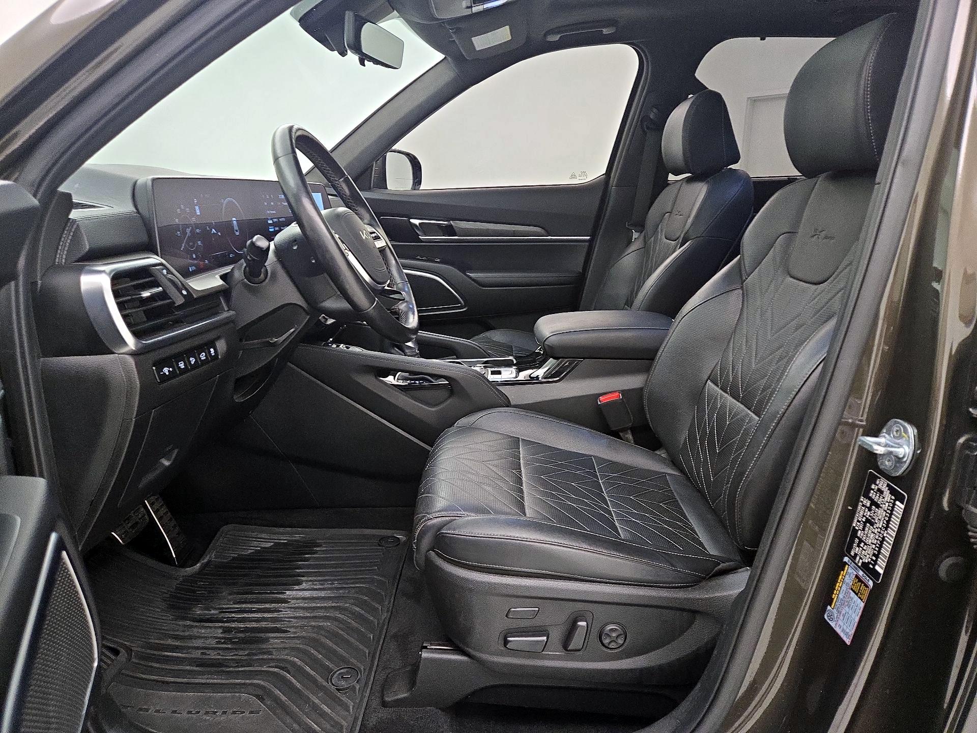 Thumbnail: 2023 Kia Telluride - 11