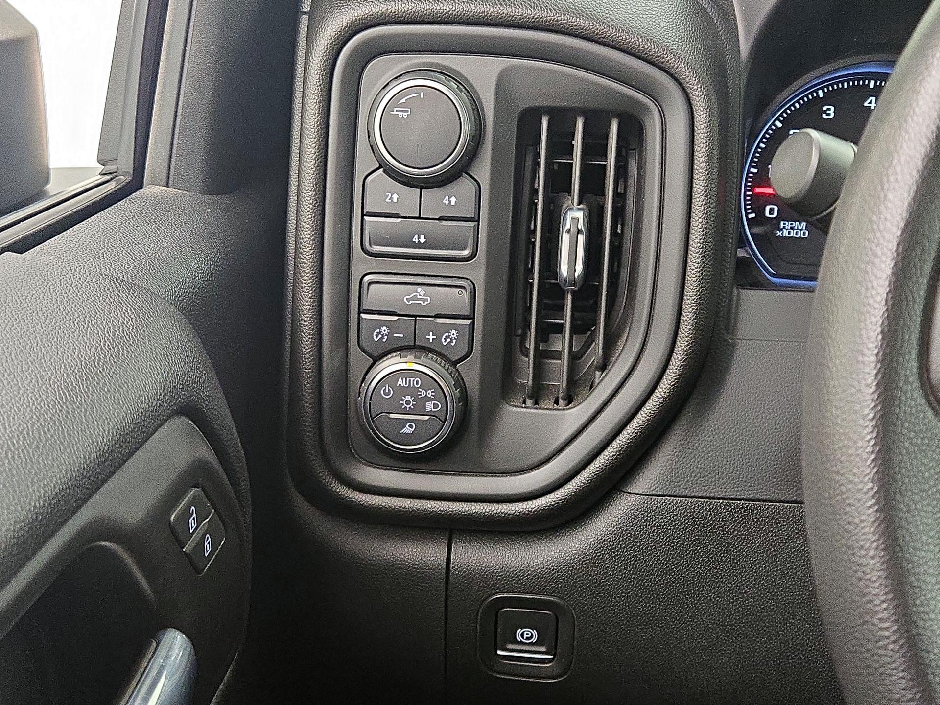 Thumbnail: 2021 Chevrolet Silverado 2500 - 13