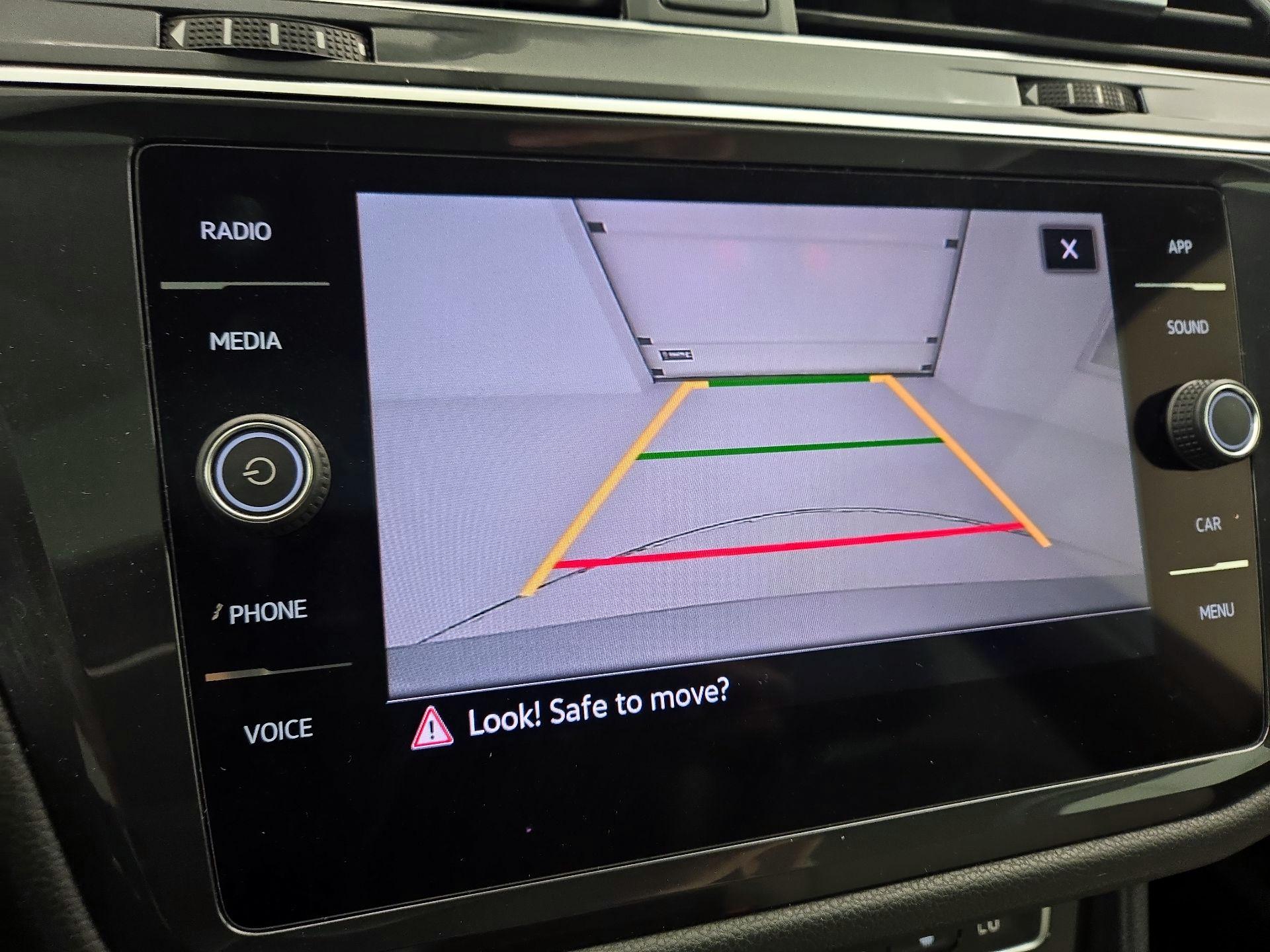 Thumbnail: 2021 Volkswagen Tiguan - 14