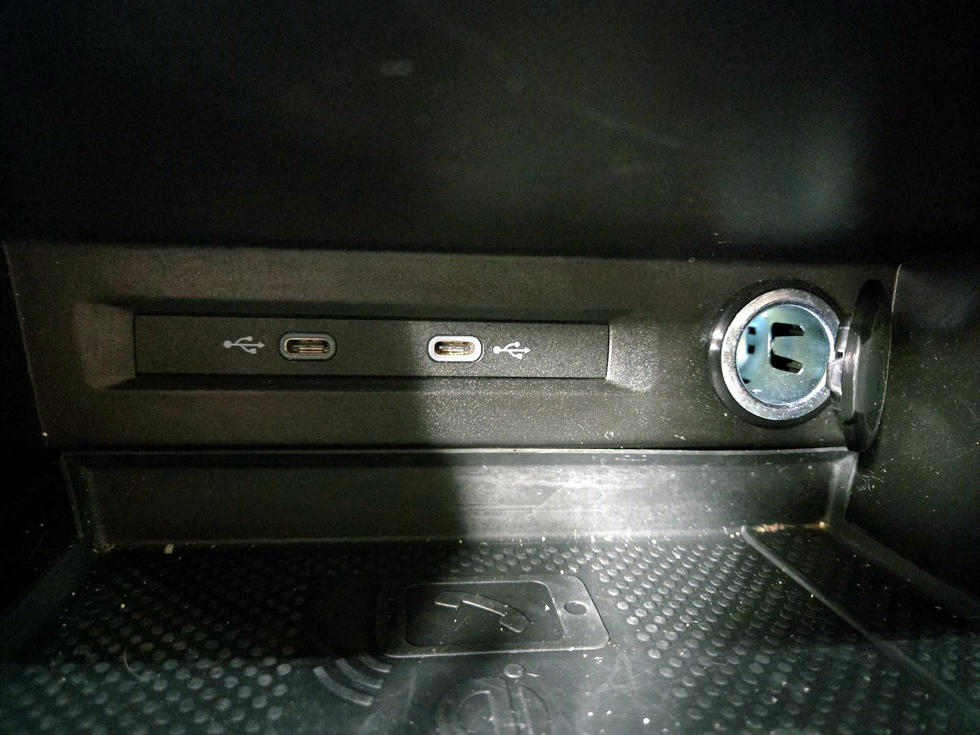 Thumbnail: 2021 Volkswagen Tiguan - 18