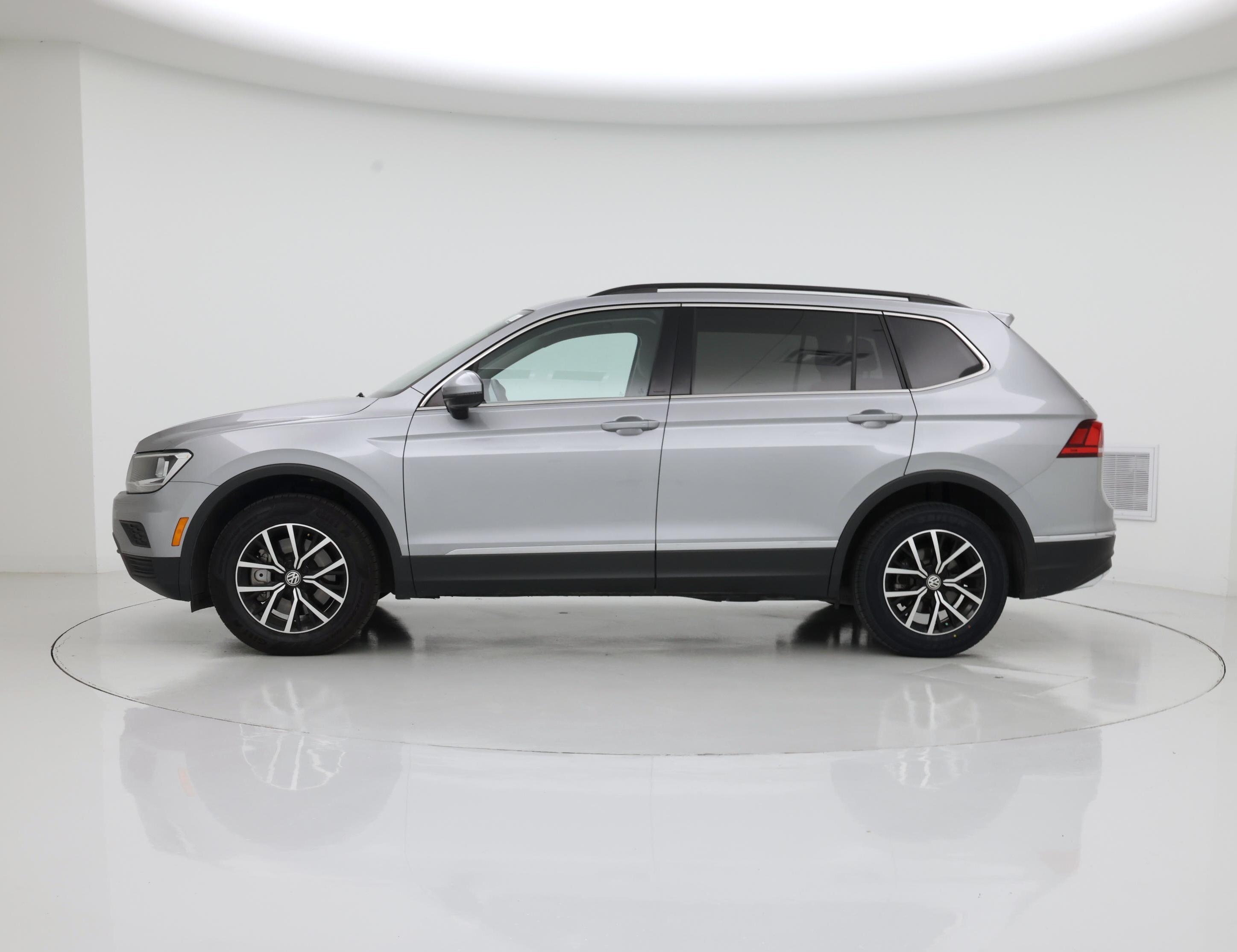 Thumbnail: 2021 Volkswagen Tiguan - 3