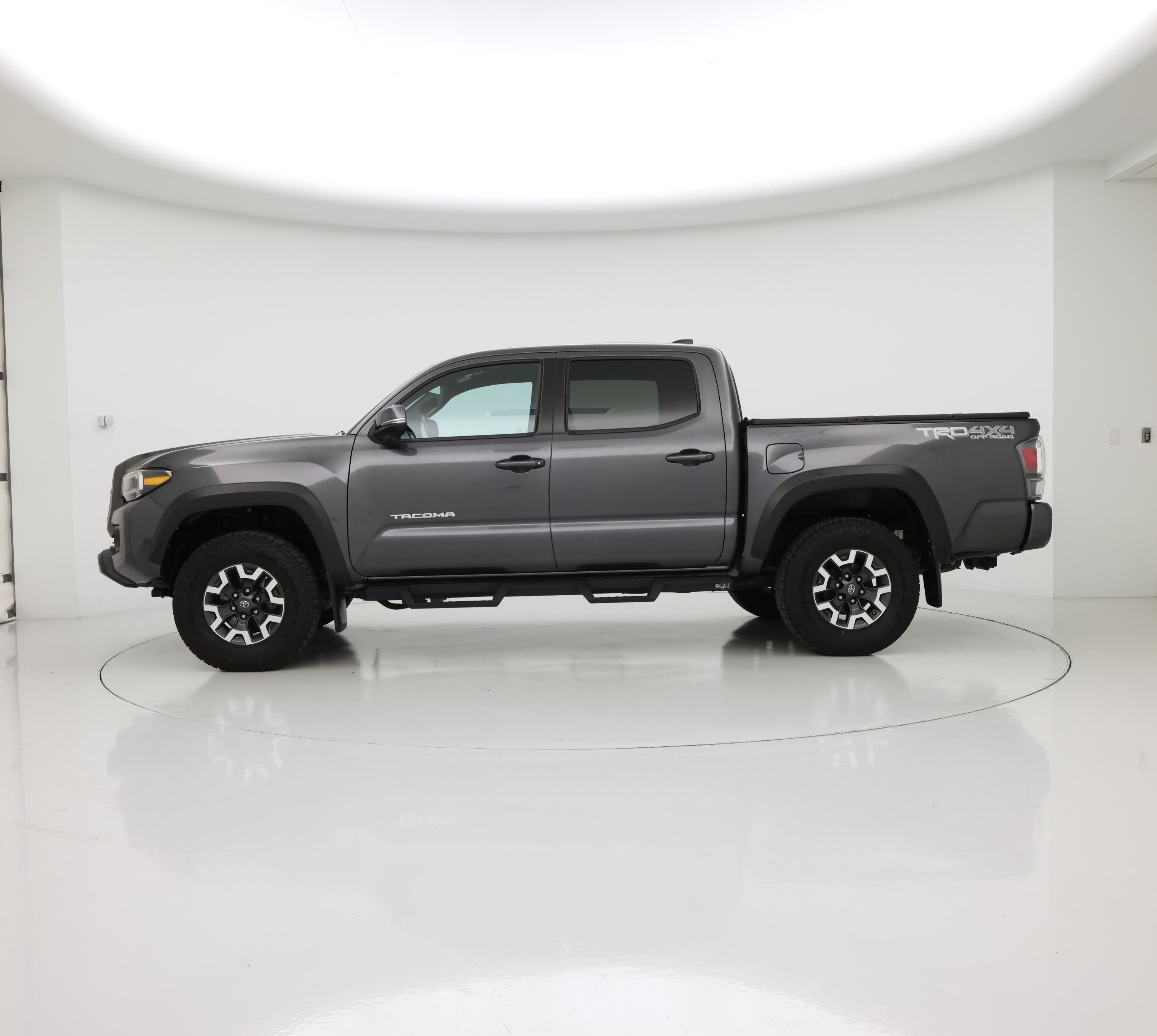Thumbnail: 2020 Toyota Tacoma - 3