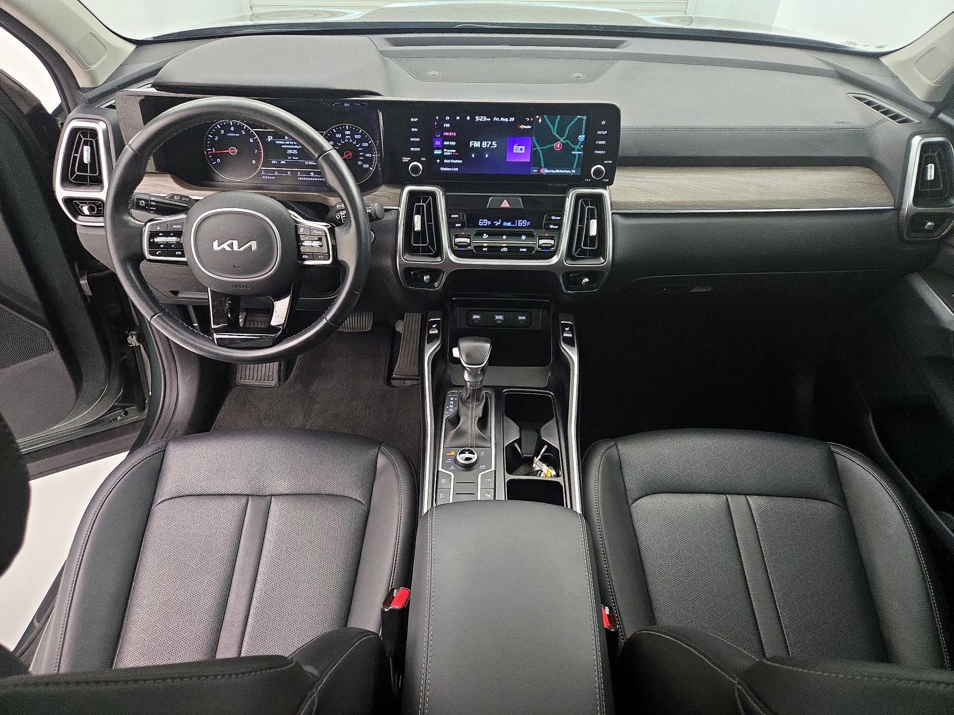 Thumbnail: 2022 Kia Sorento - 9