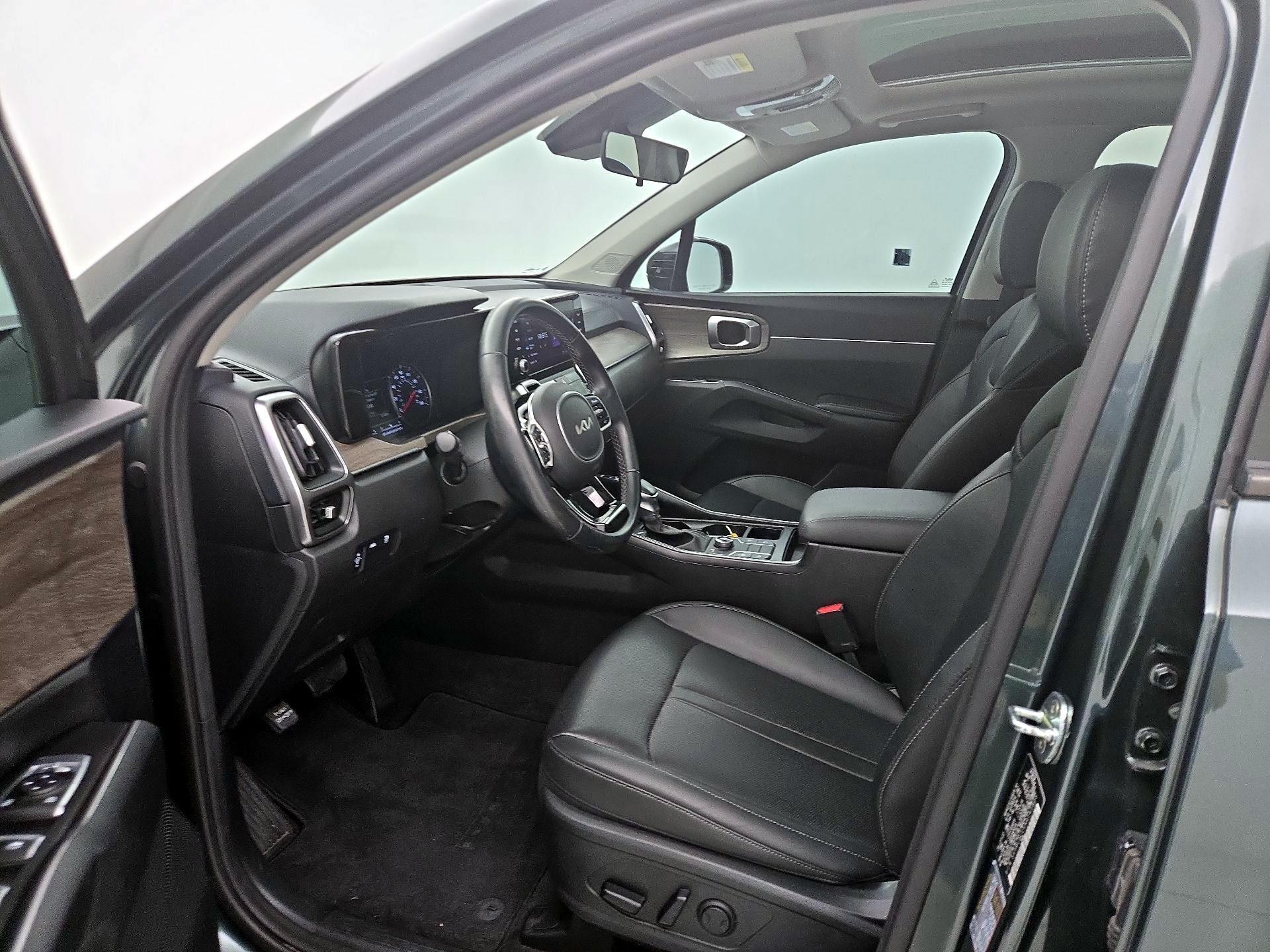 Thumbnail: 2022 Kia Sorento - 11