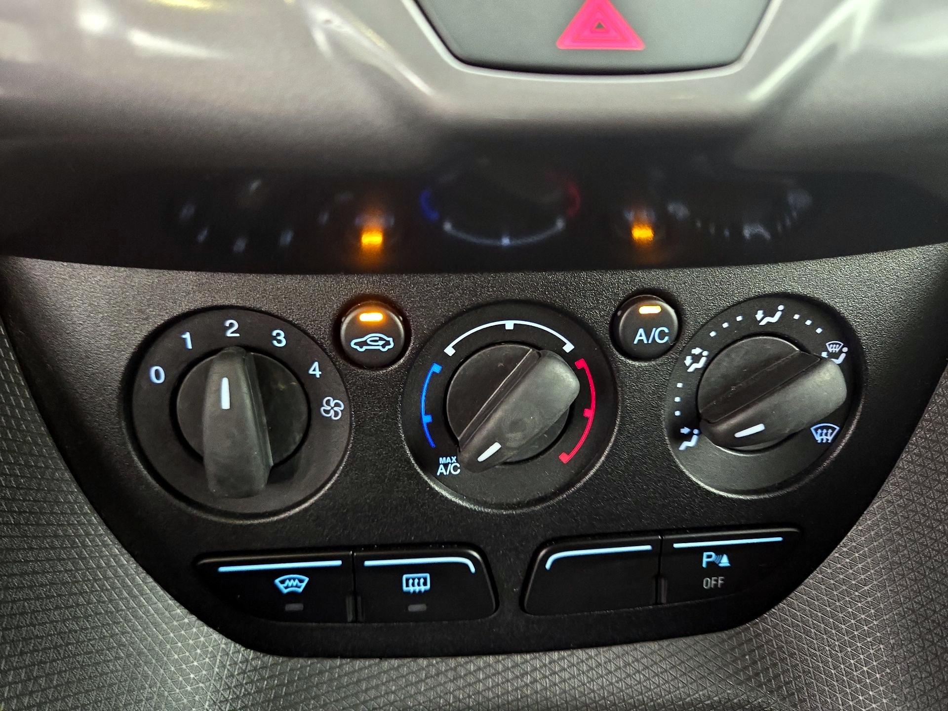 Thumbnail: 2016 Ford Transit Series - 16