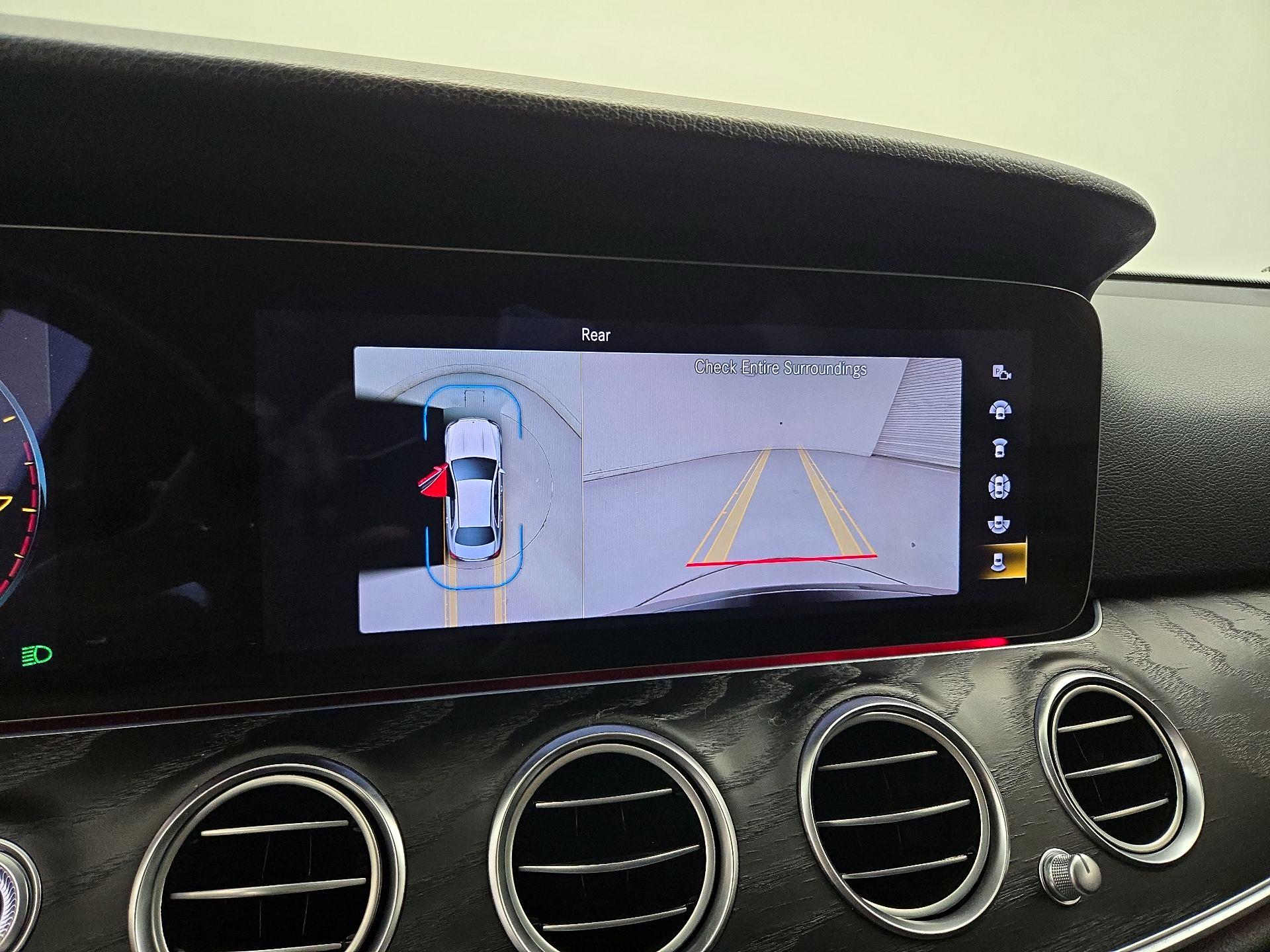 Thumbnail: 2021 Mercedes-Benz E-Class - 15