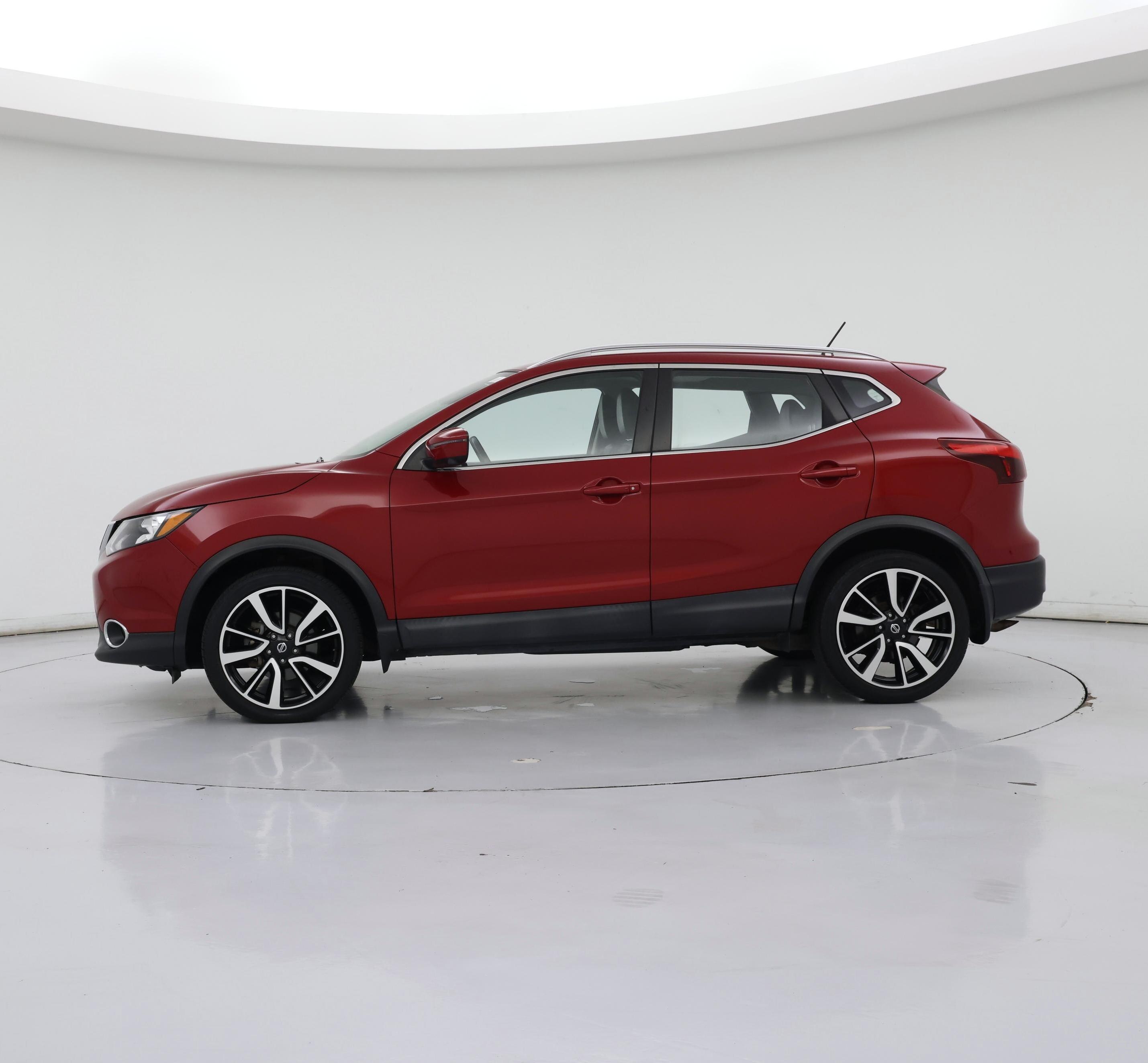 Thumbnail: 2018 Nissan Rogue Sport - 3