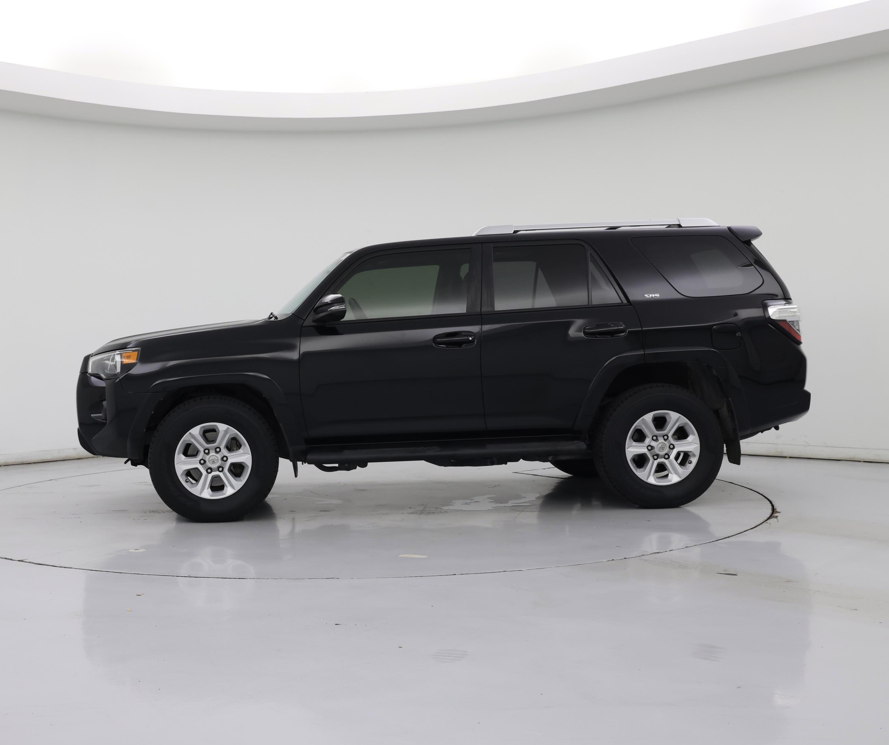 Thumbnail: 2017 Toyota 4Runner - 3