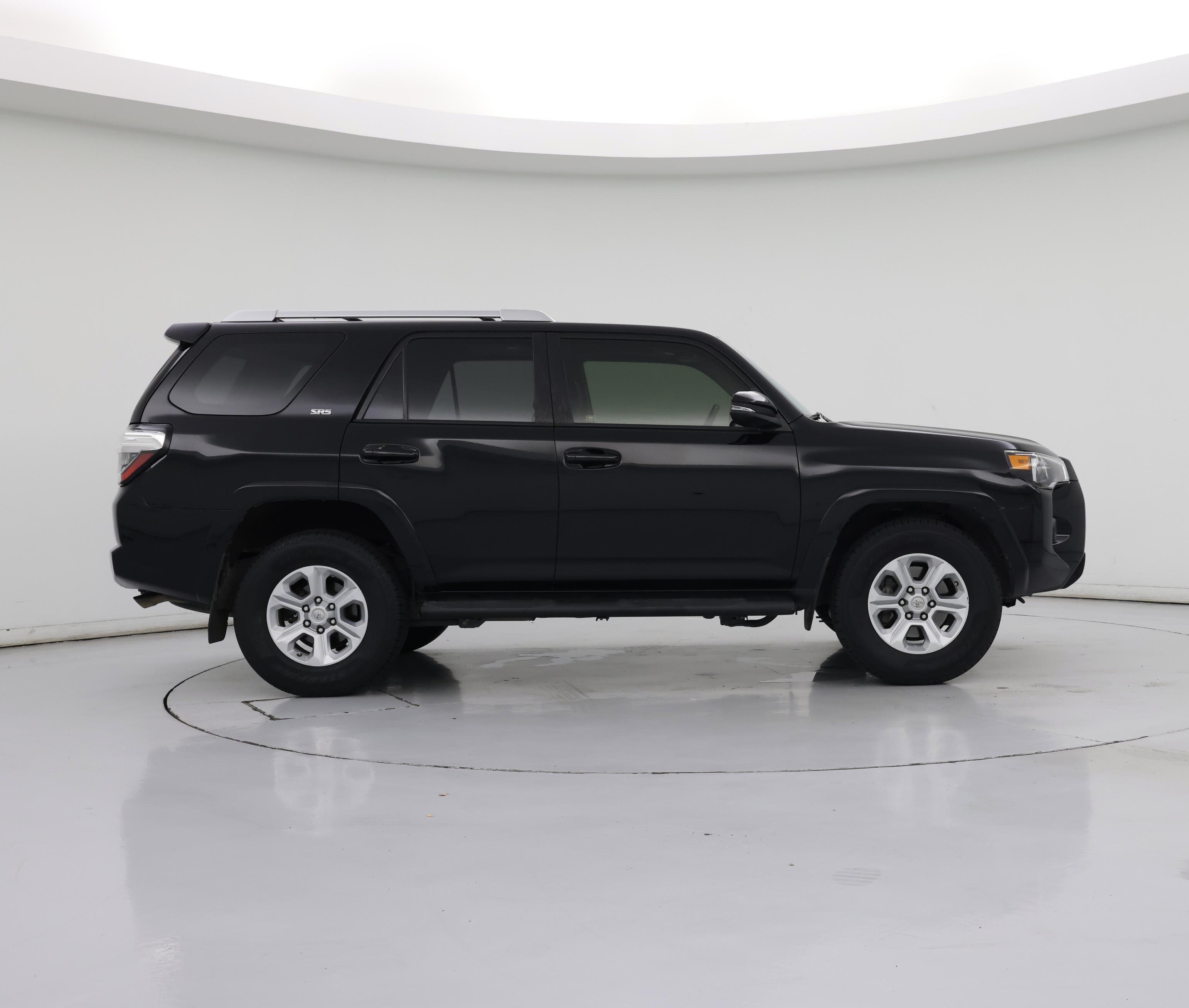 Thumbnail: 2017 Toyota 4Runner - 7