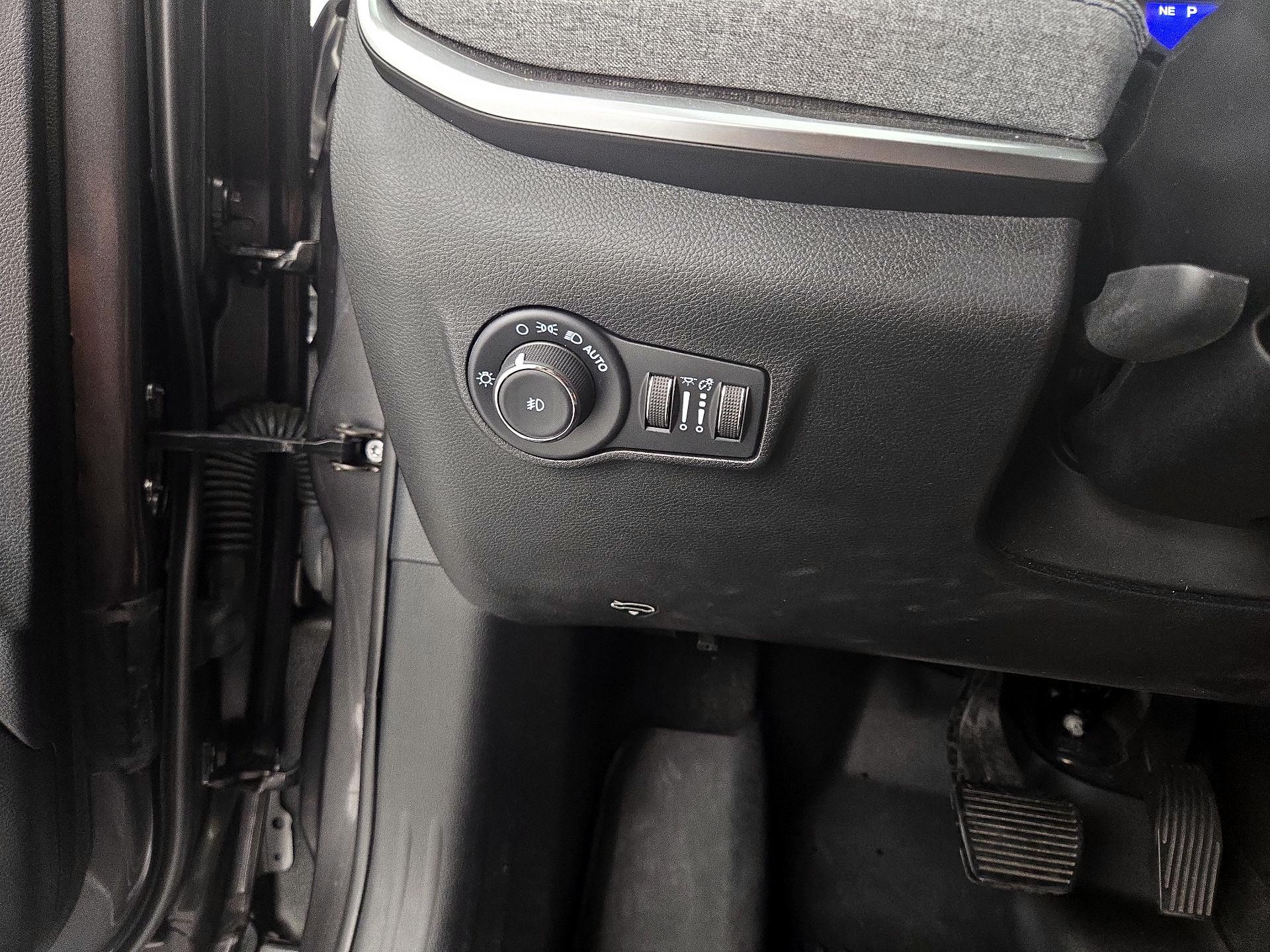 Thumbnail: 2022 Jeep Compass - 13