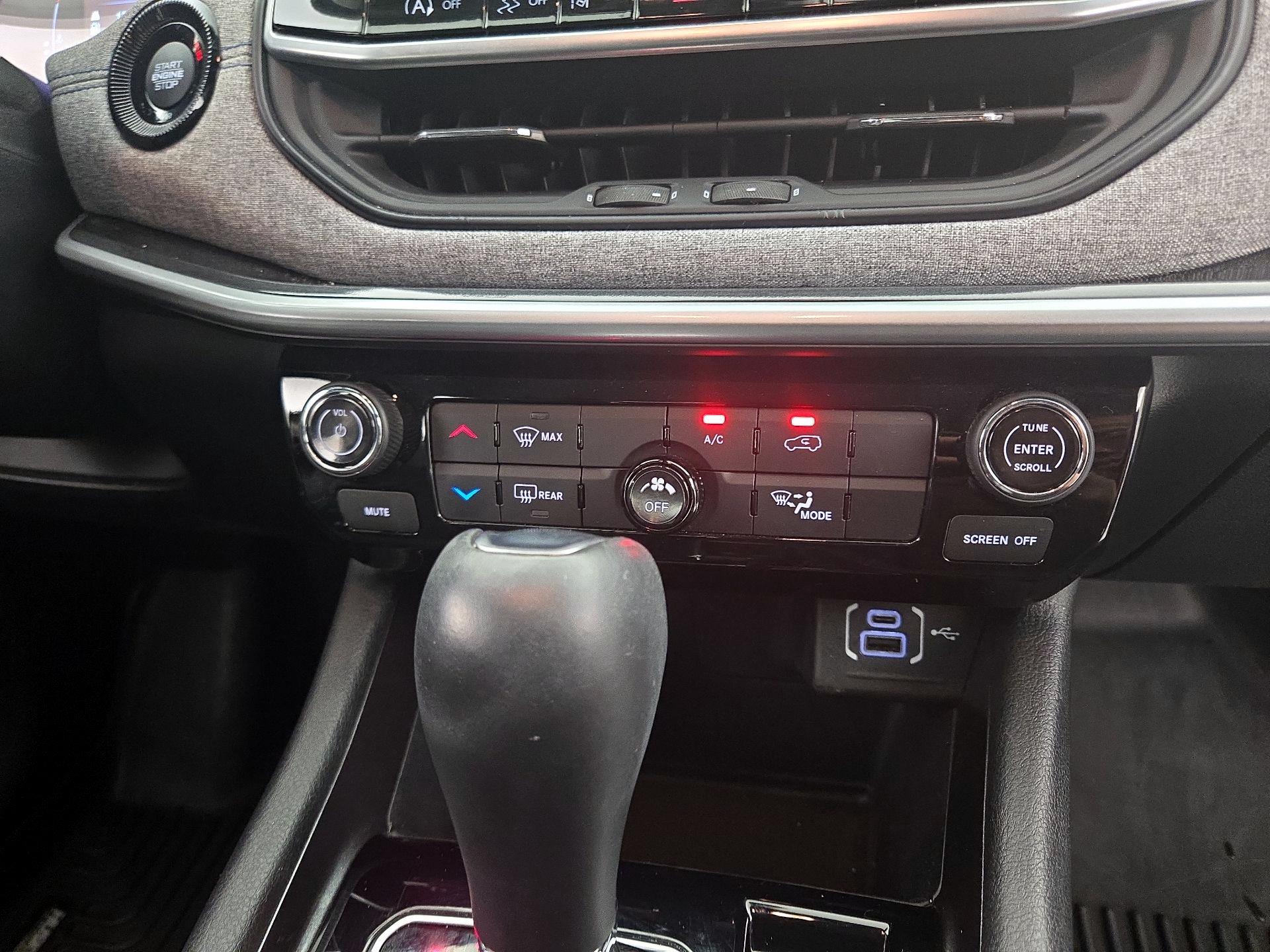 Thumbnail: 2022 Jeep Compass - 16