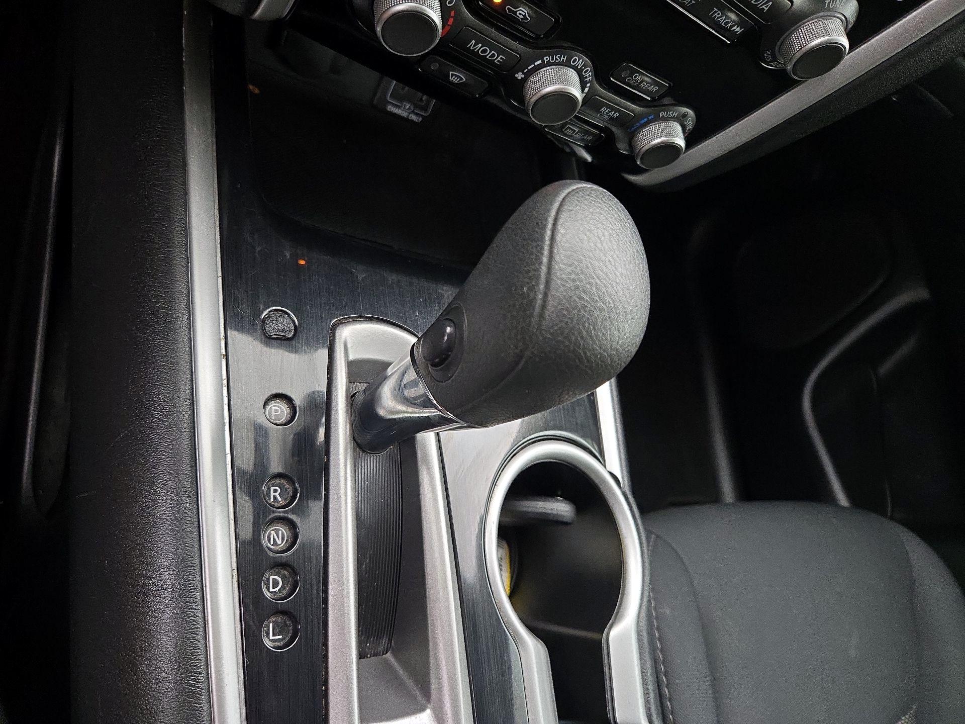 Thumbnail: 2019 Nissan Pathfinder - 17