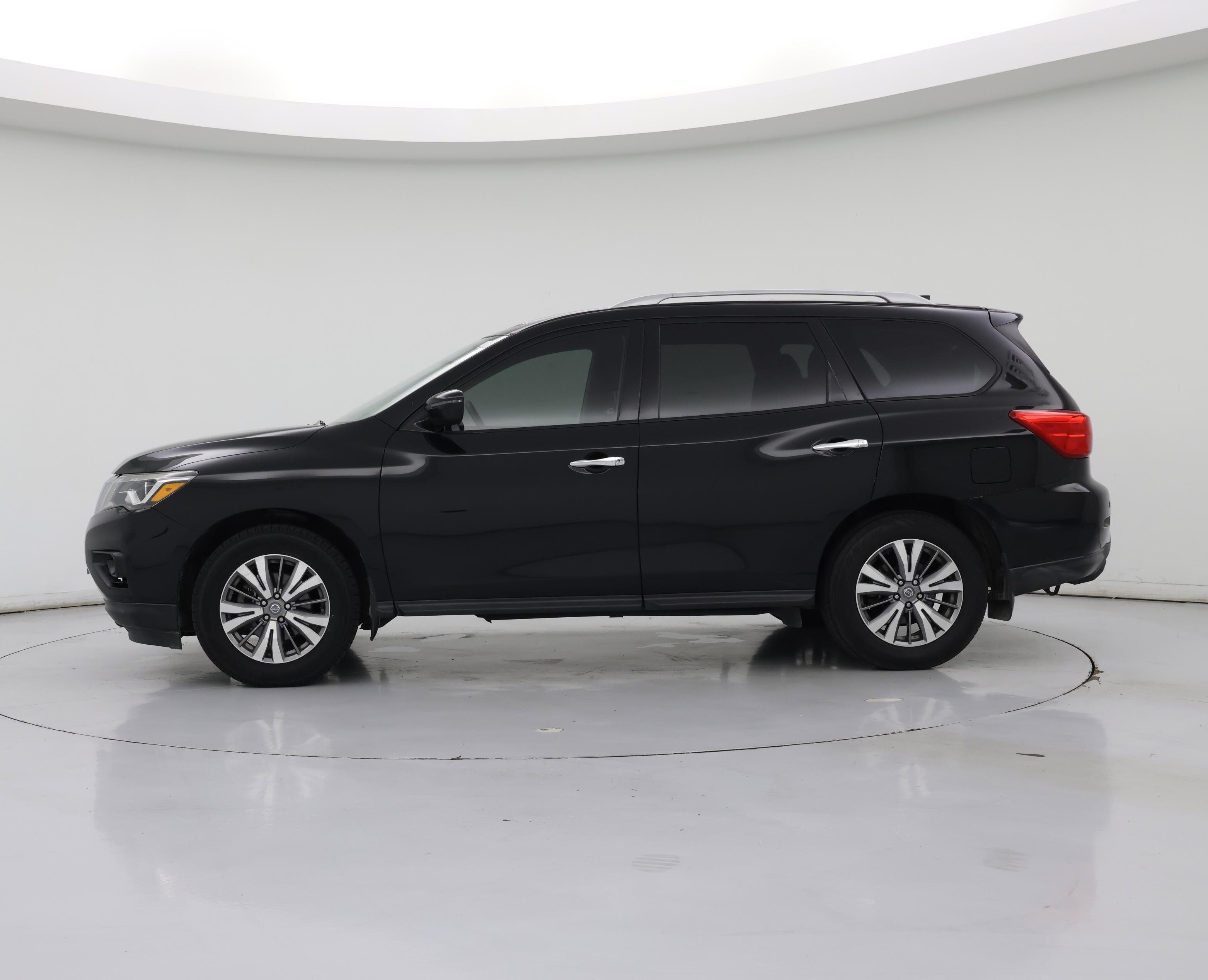 Thumbnail: 2019 Nissan Pathfinder - 3