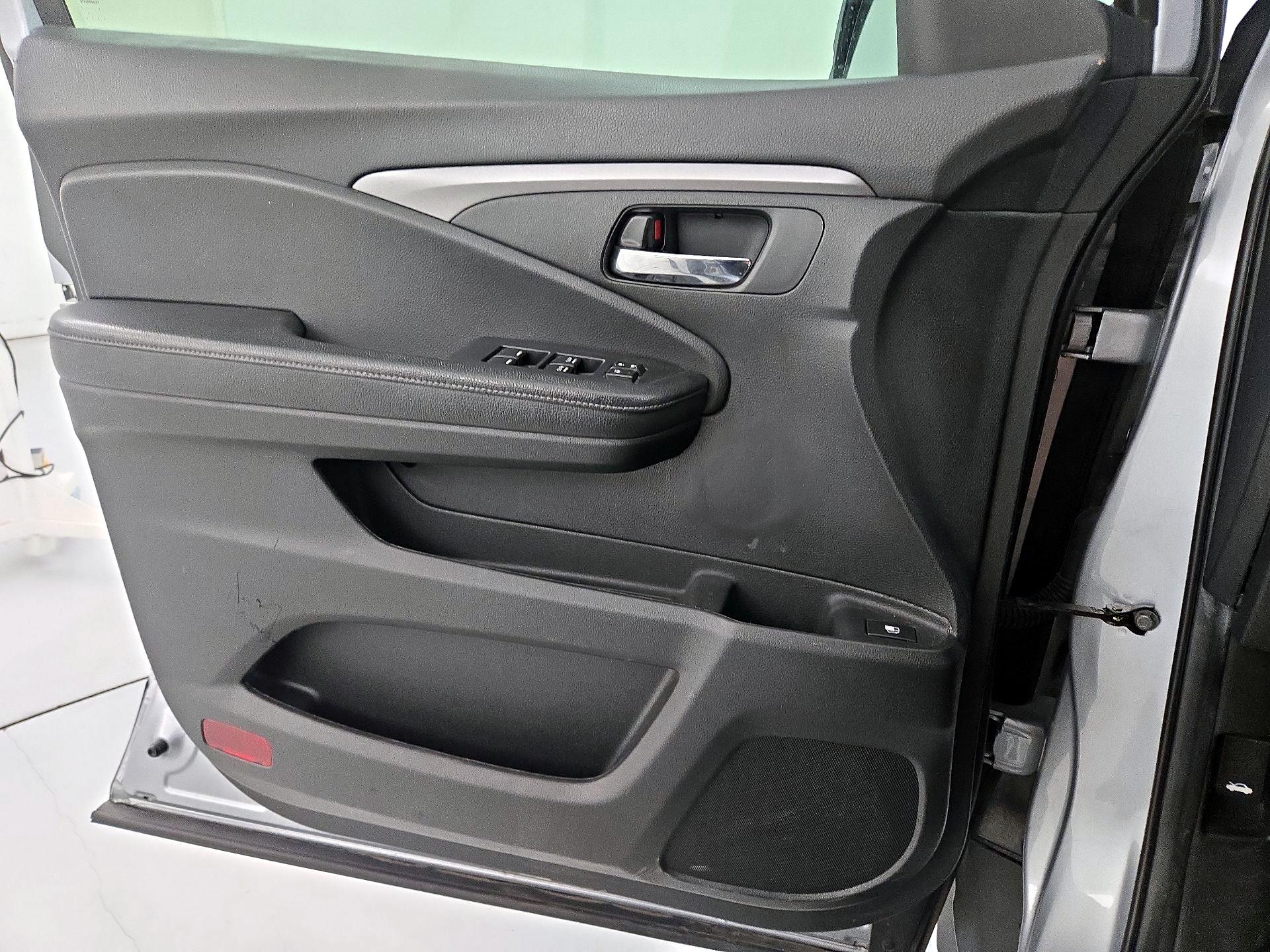 Thumbnail: 2019 Honda Ridgeline - 12
