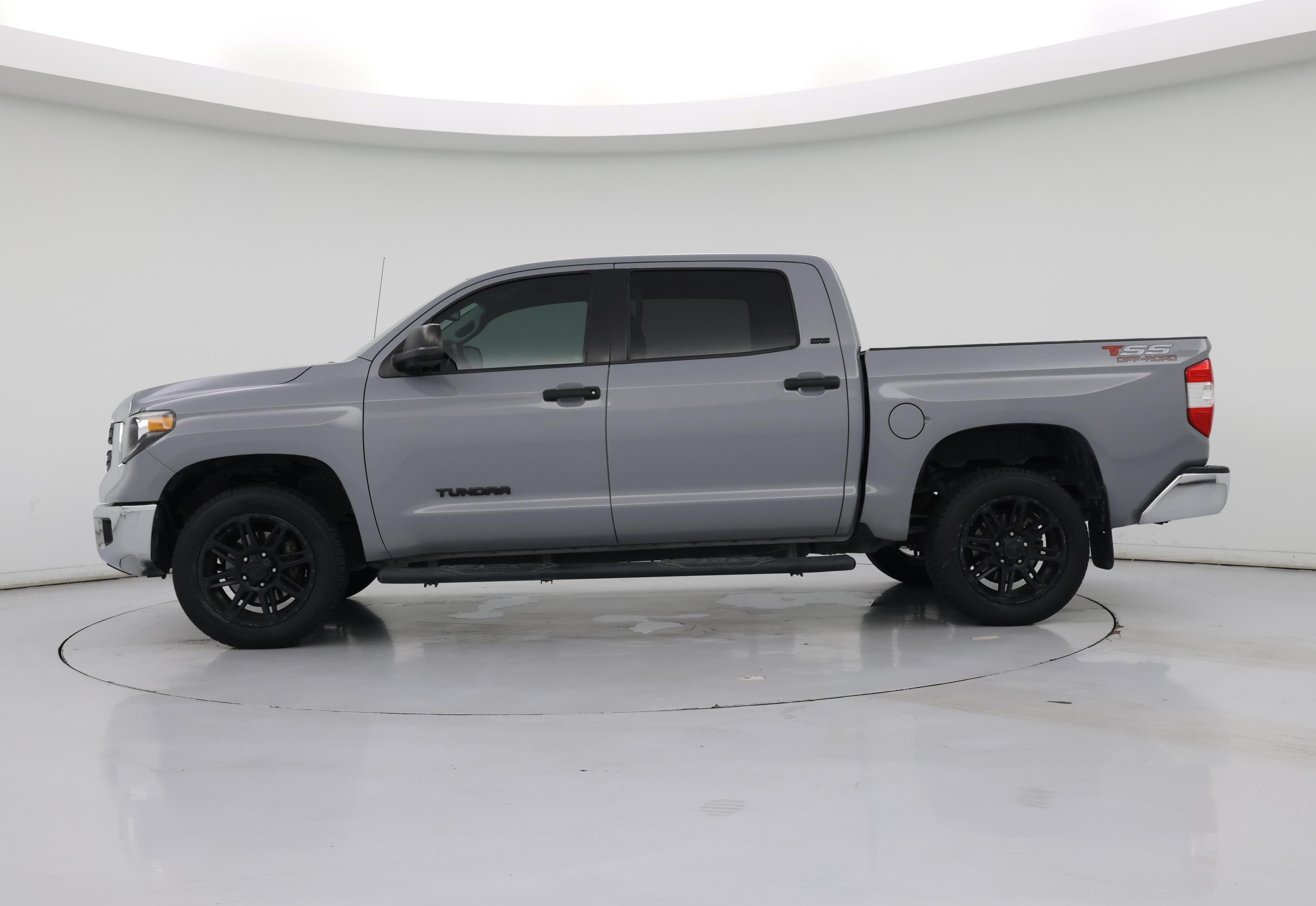 Thumbnail: 2019 Toyota Tundra - 3