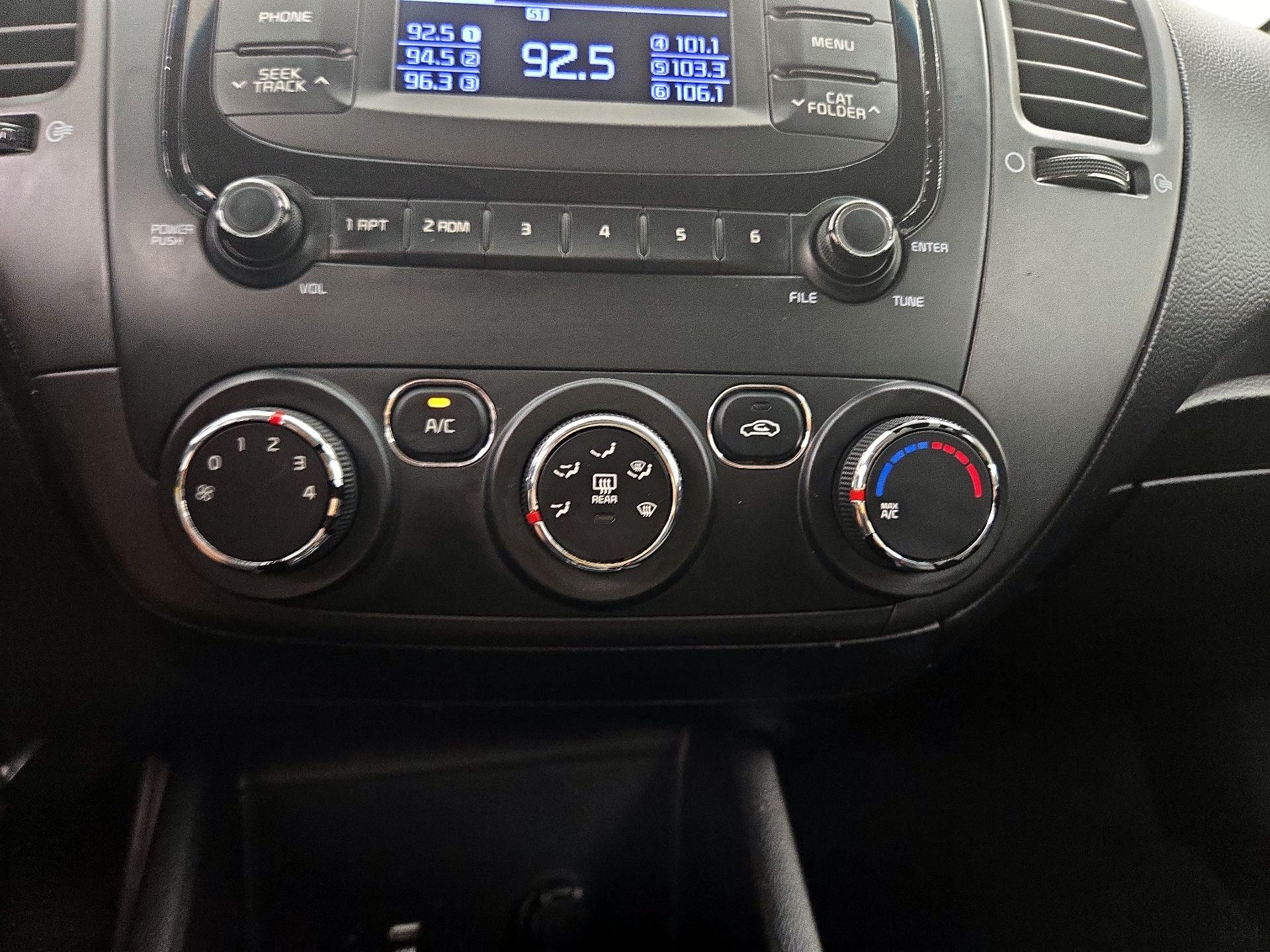 Thumbnail: 2017 Kia Forte - 15