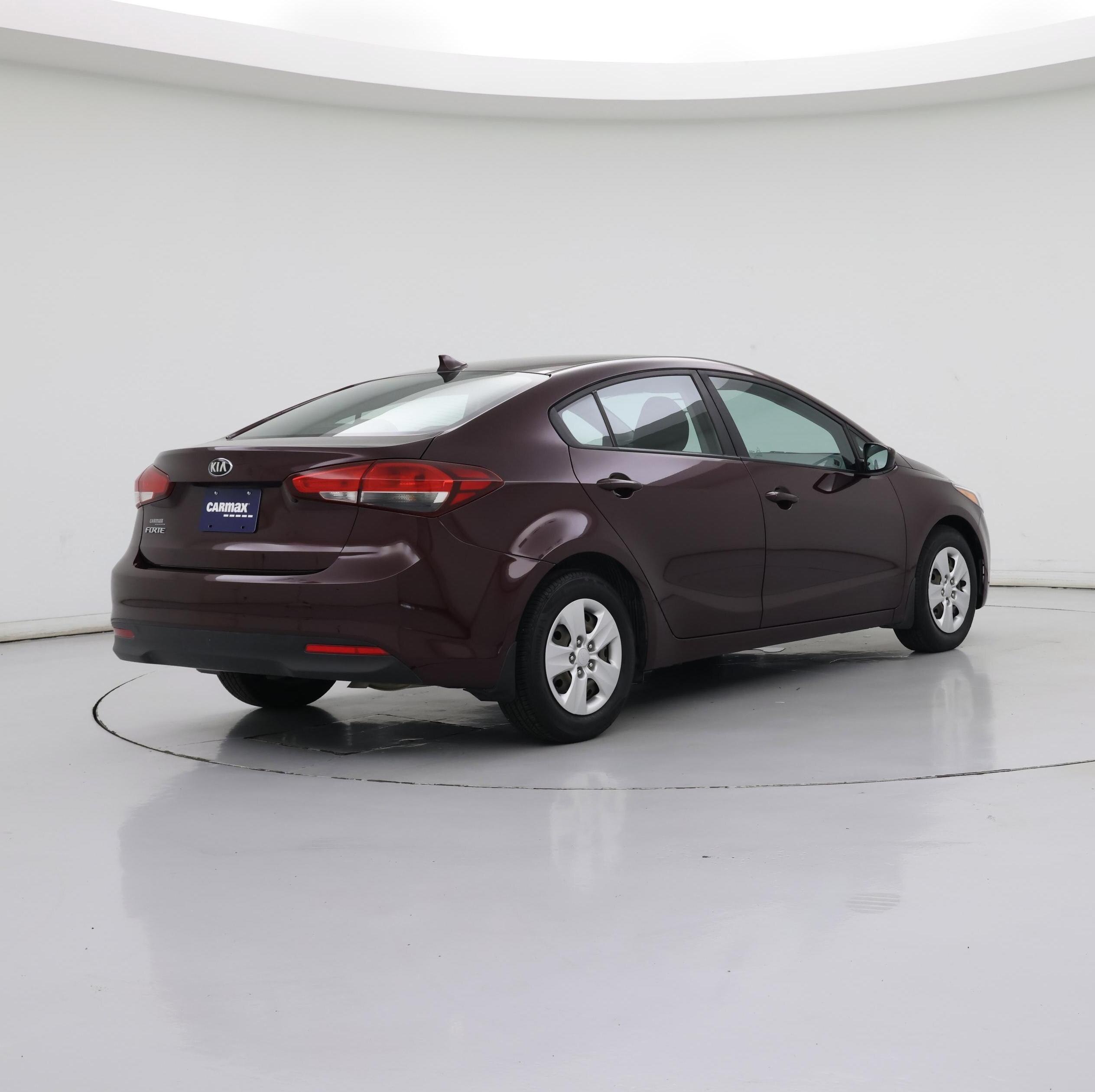 Thumbnail: 2017 Kia Forte - 8