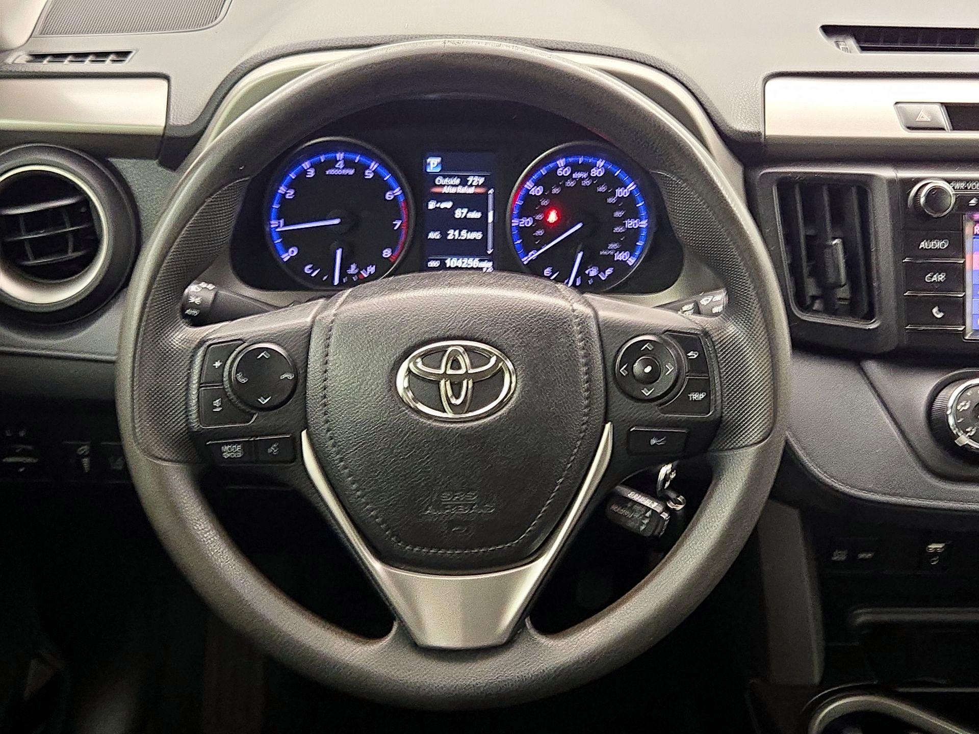 Thumbnail: 2018 Toyota RAV4 - 10