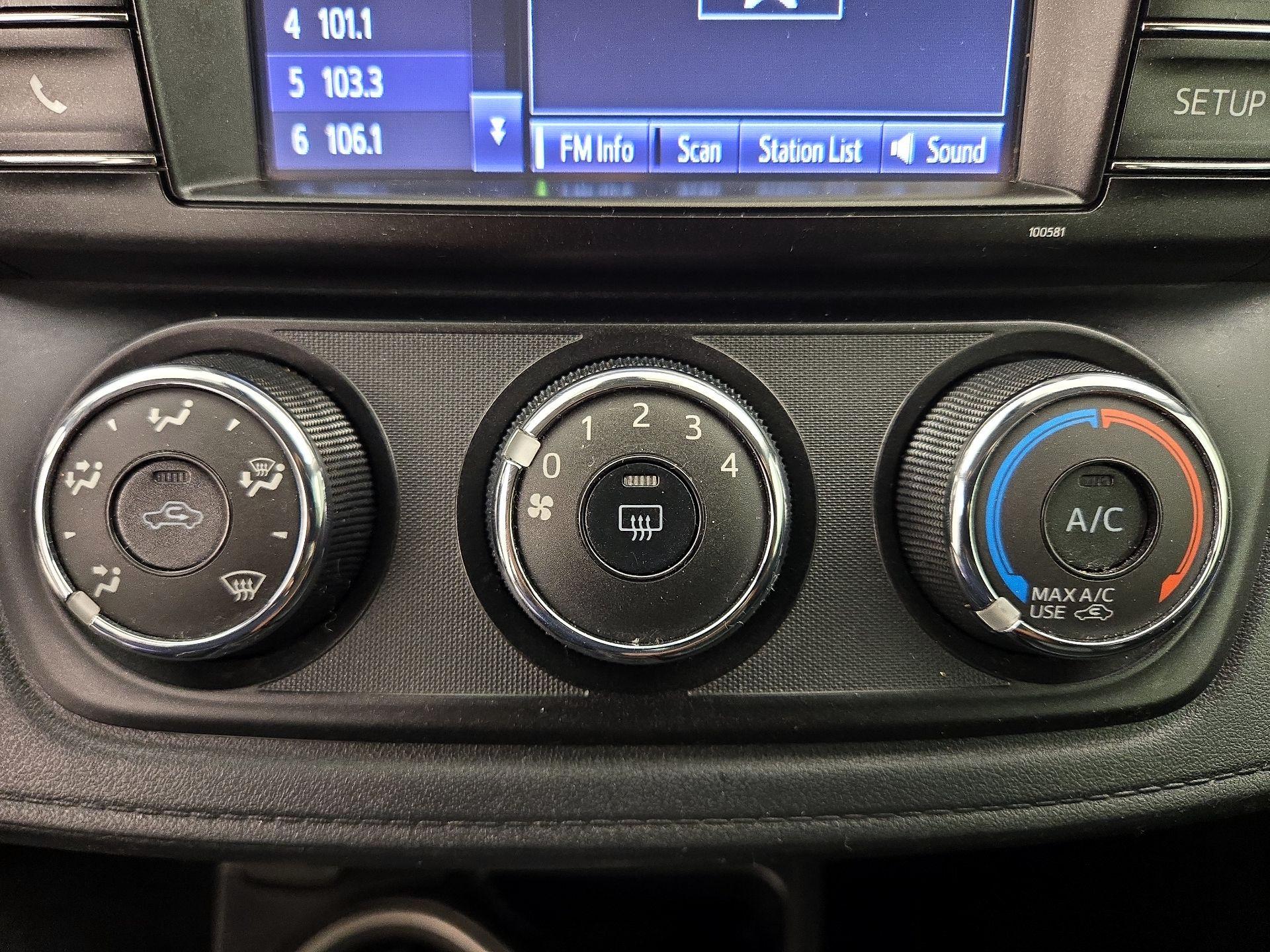 Thumbnail: 2018 Toyota RAV4 - 16
