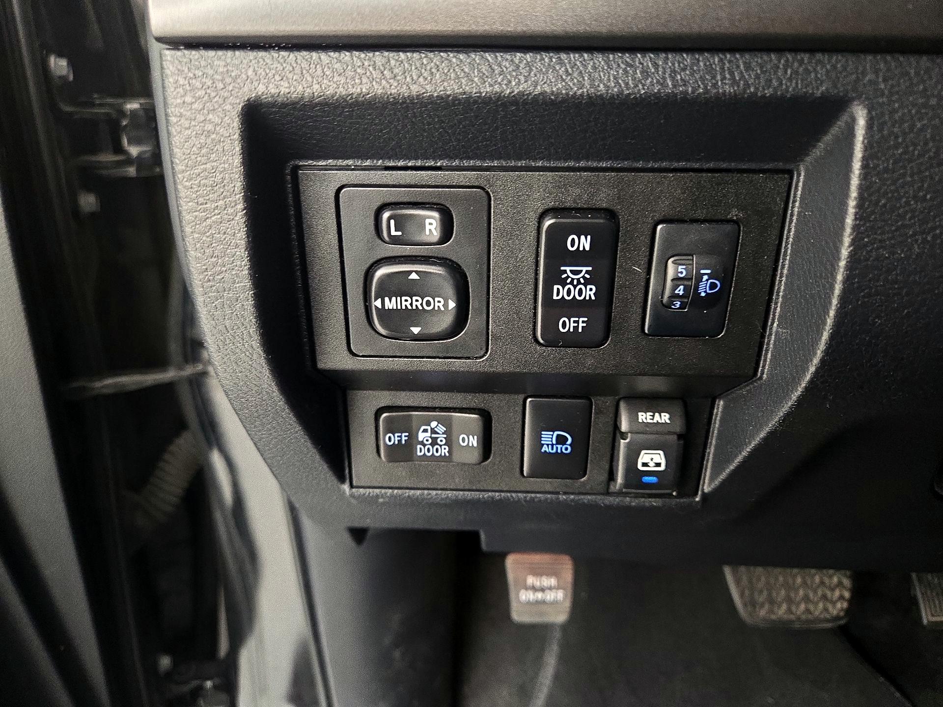 Thumbnail: 2018 Toyota Tundra - 13