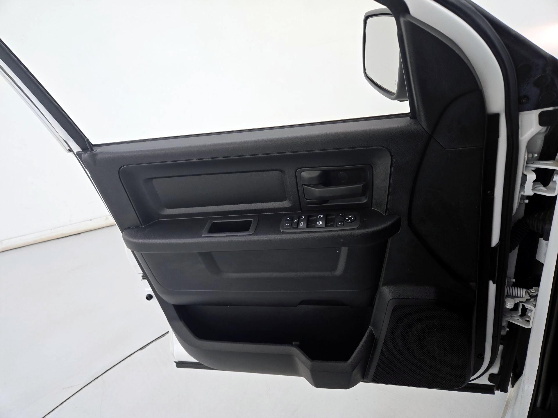 Thumbnail: 2023 RAM 1500 Classic - 12