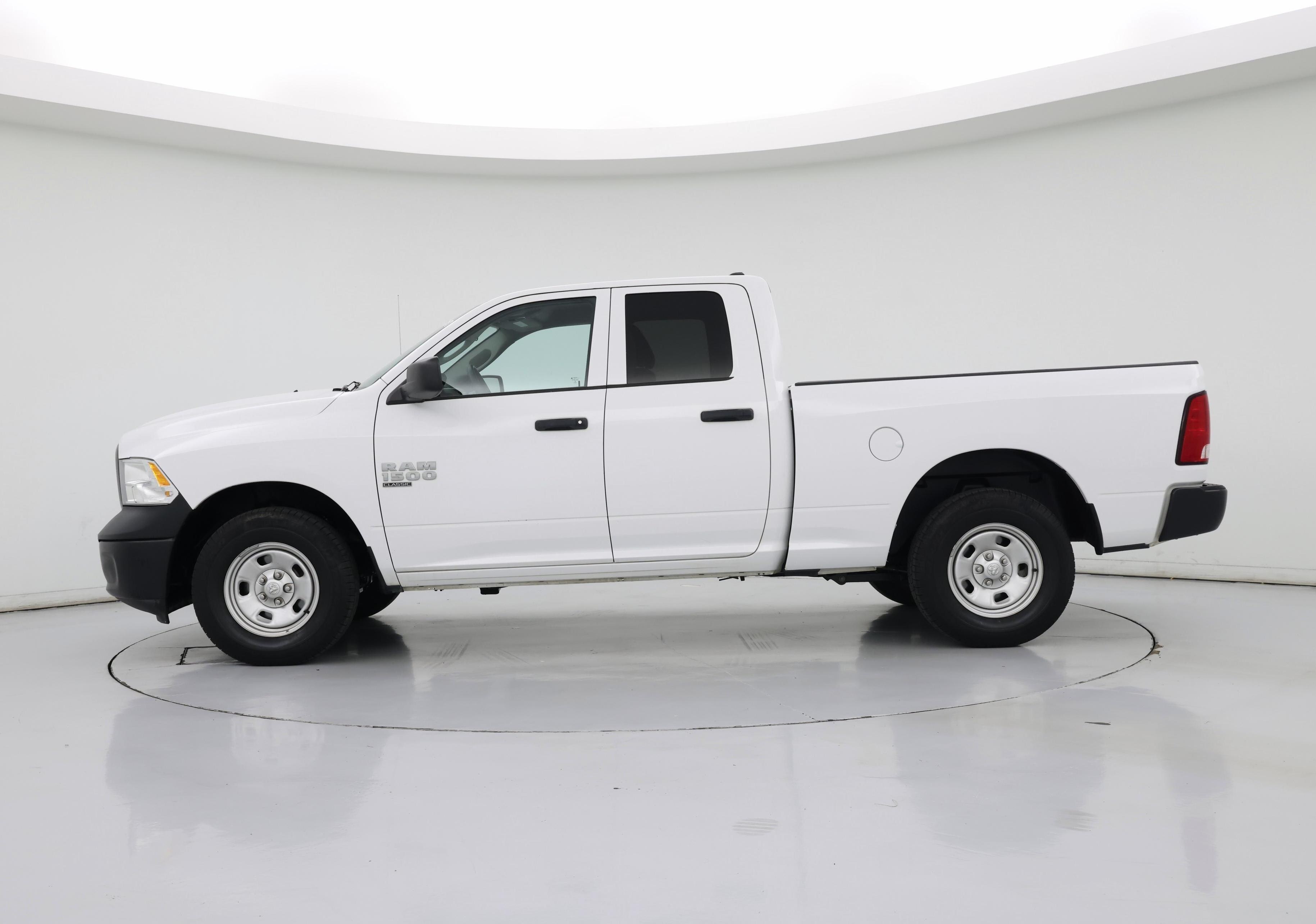 Thumbnail: 2023 RAM 1500 Classic - 3