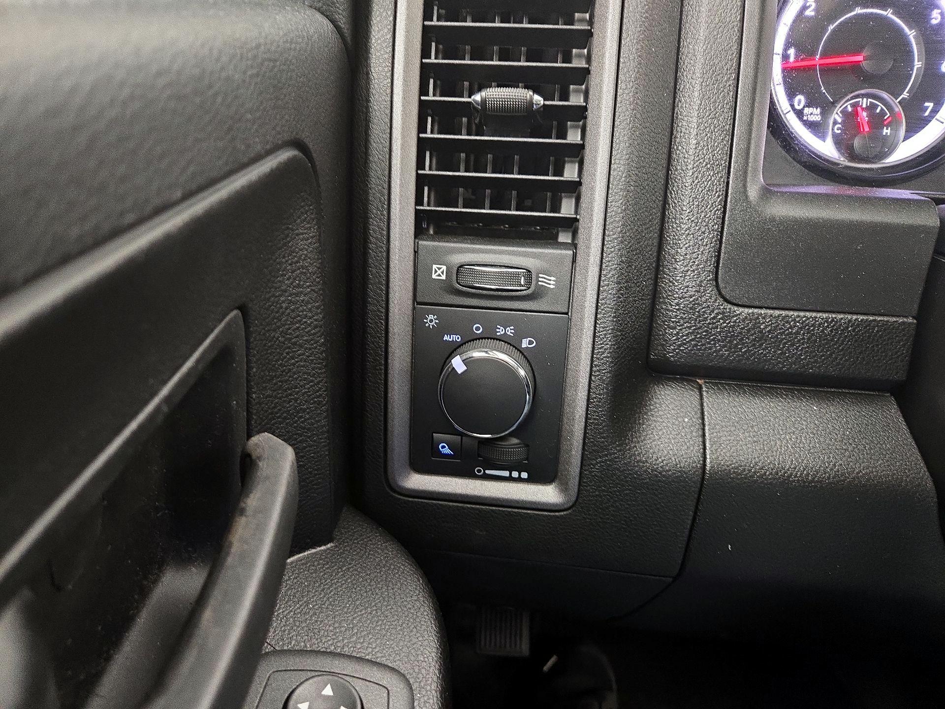 Thumbnail: 2022 RAM 1500 Classic - 13