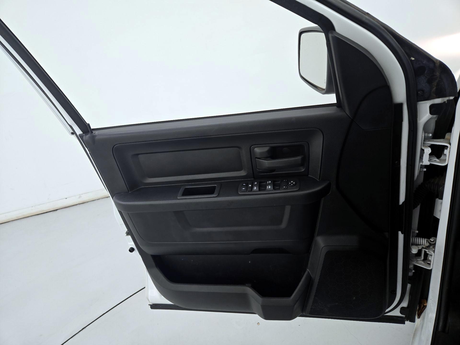 Thumbnail: 2023 RAM 1500 Classic - 12