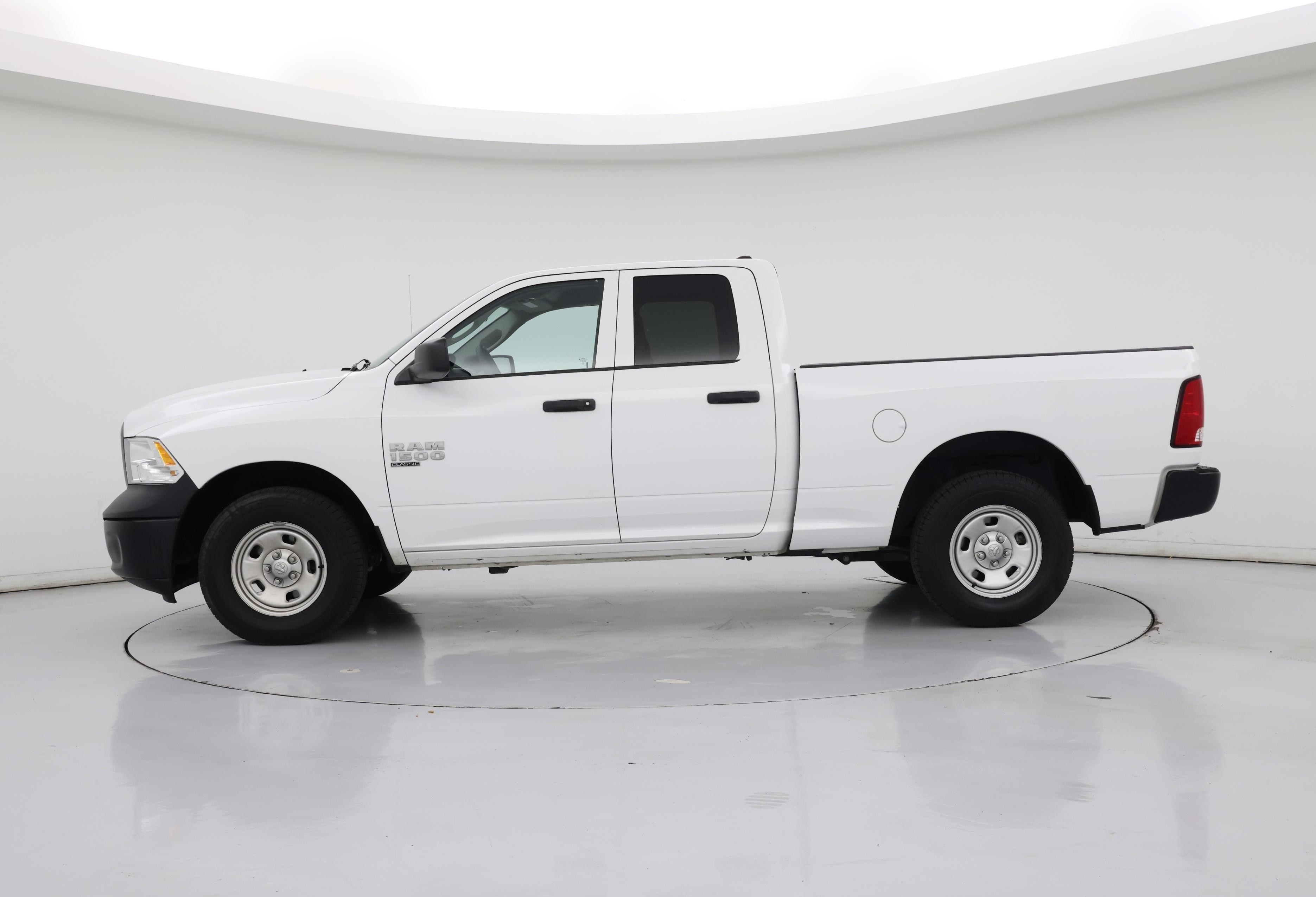 Thumbnail: 2023 RAM 1500 Classic - 3