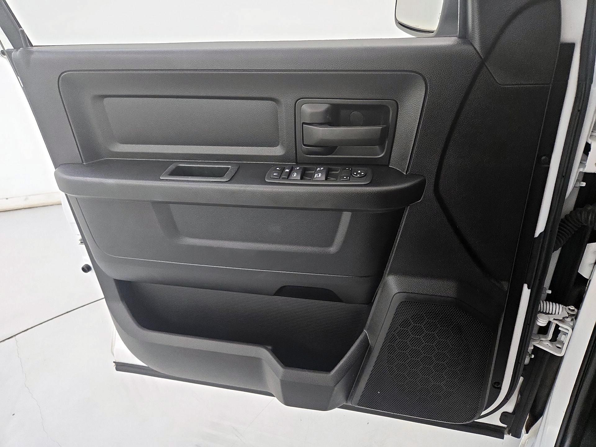 Thumbnail: 2022 RAM 1500 Classic - 12