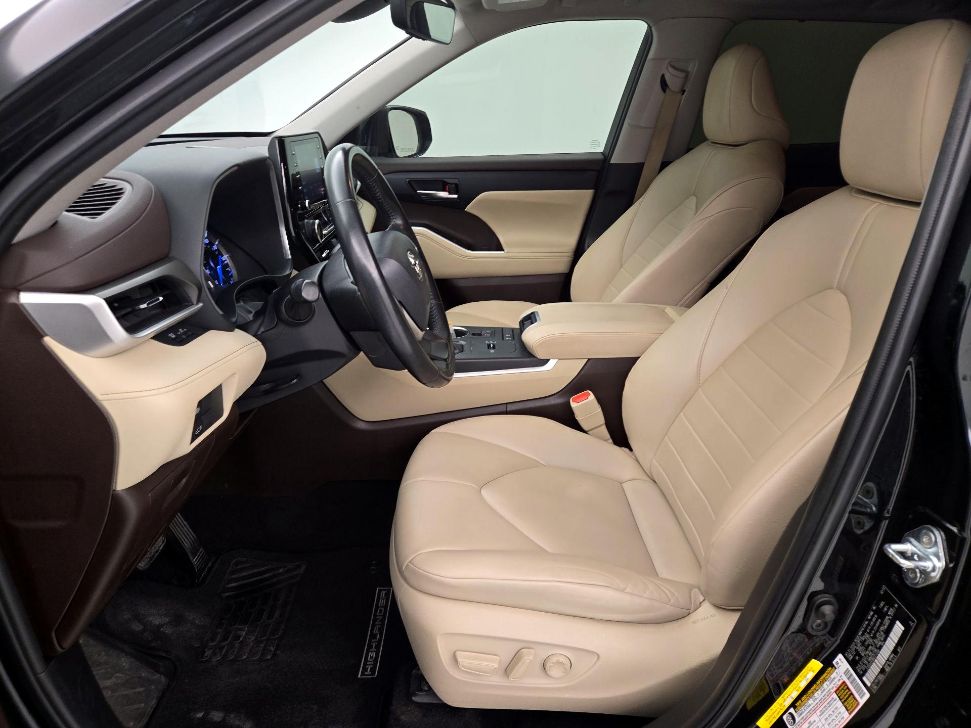 Thumbnail: 2022 Toyota Highlander - 11