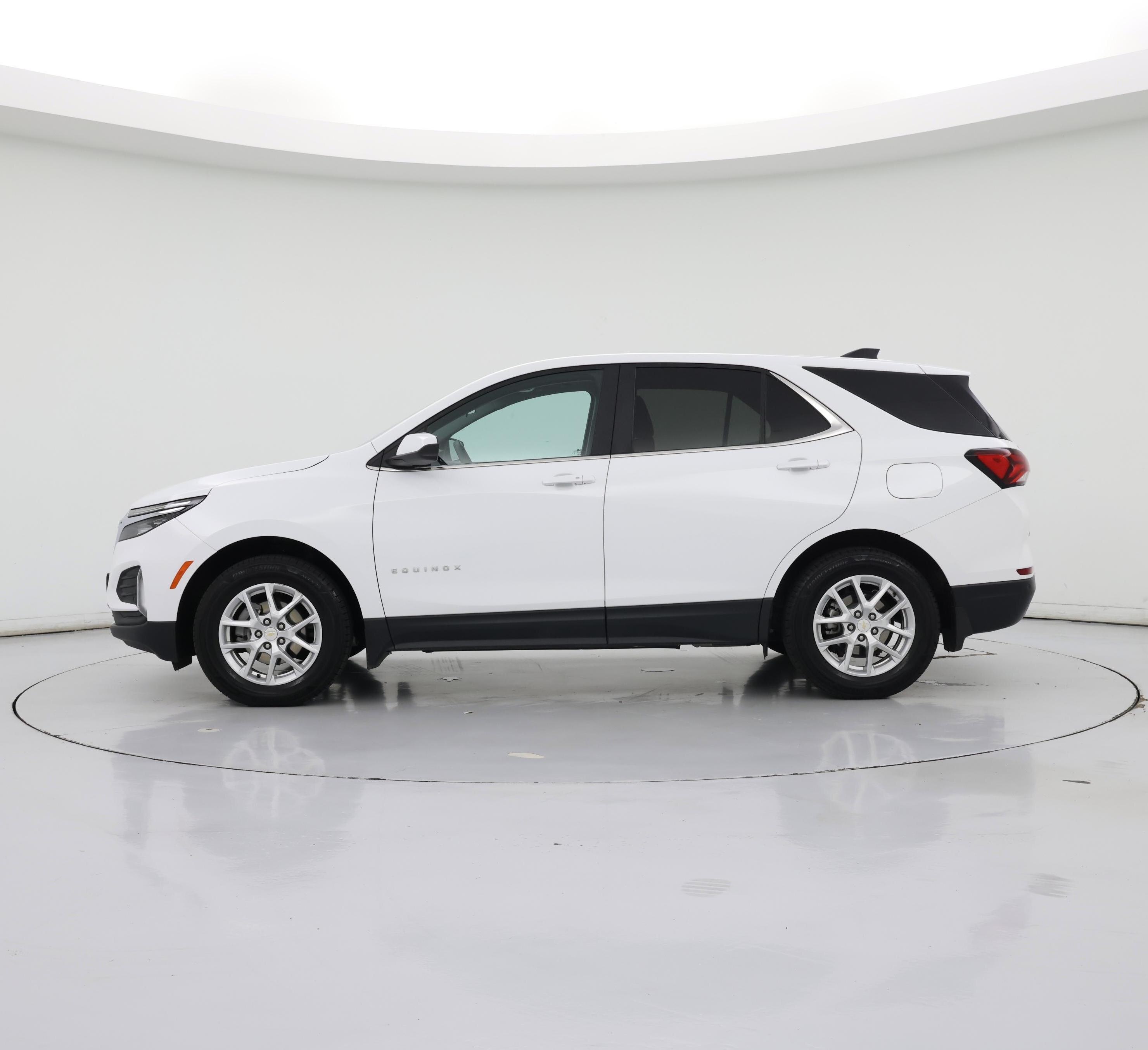 Thumbnail: 2023 Chevrolet Equinox - 3