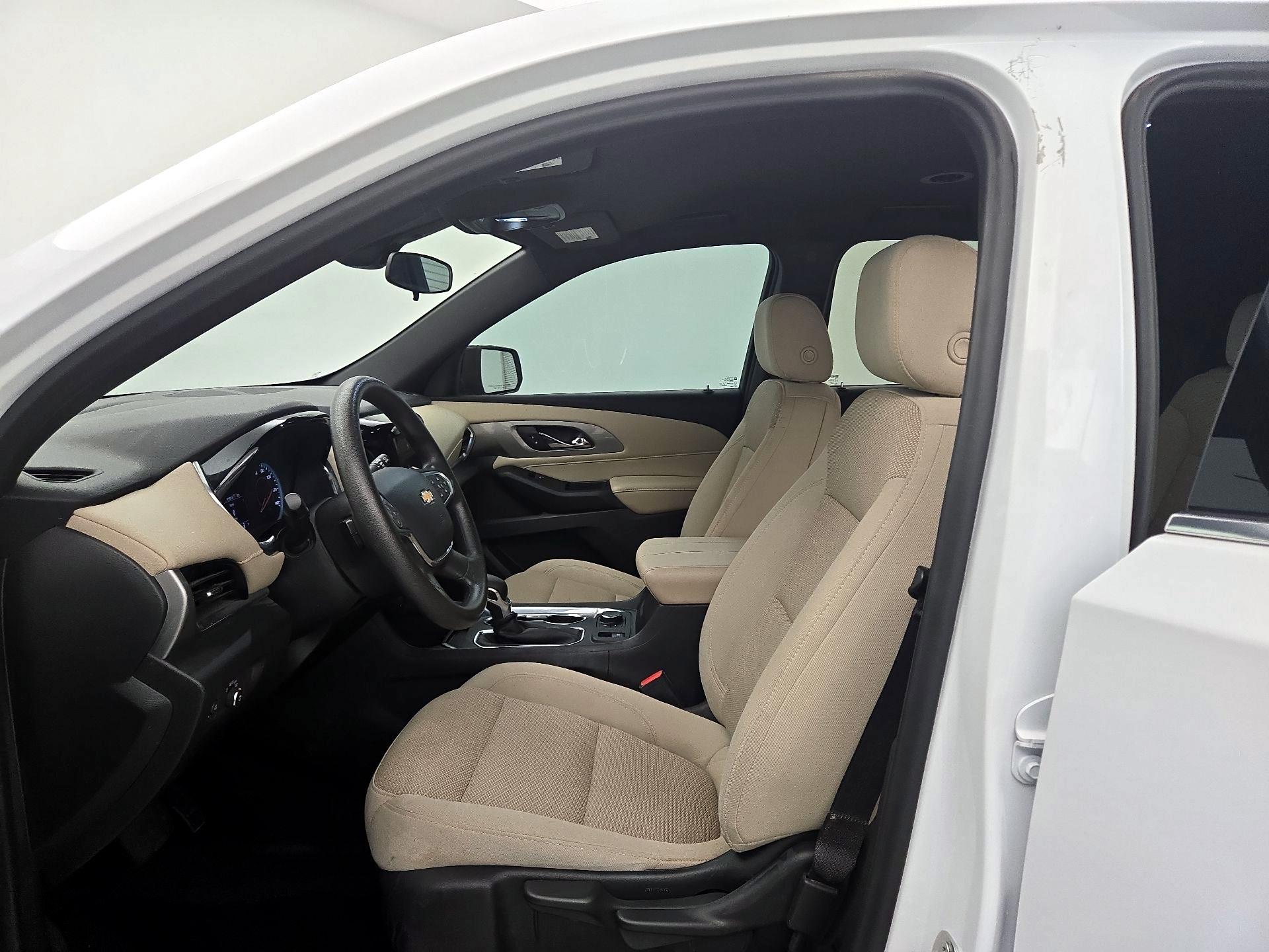 Thumbnail: 2023 Chevrolet Traverse - 11